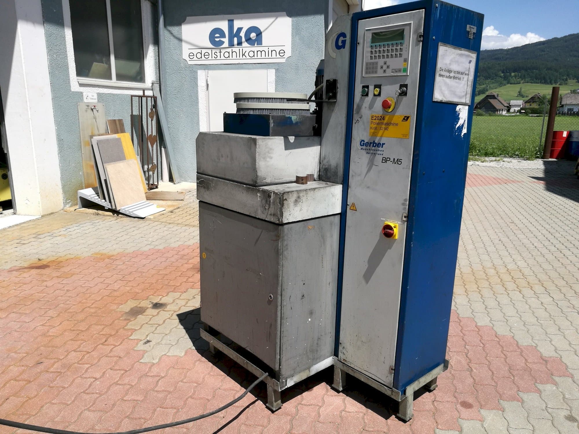 A Gerber BP-M5  gép elölnézete