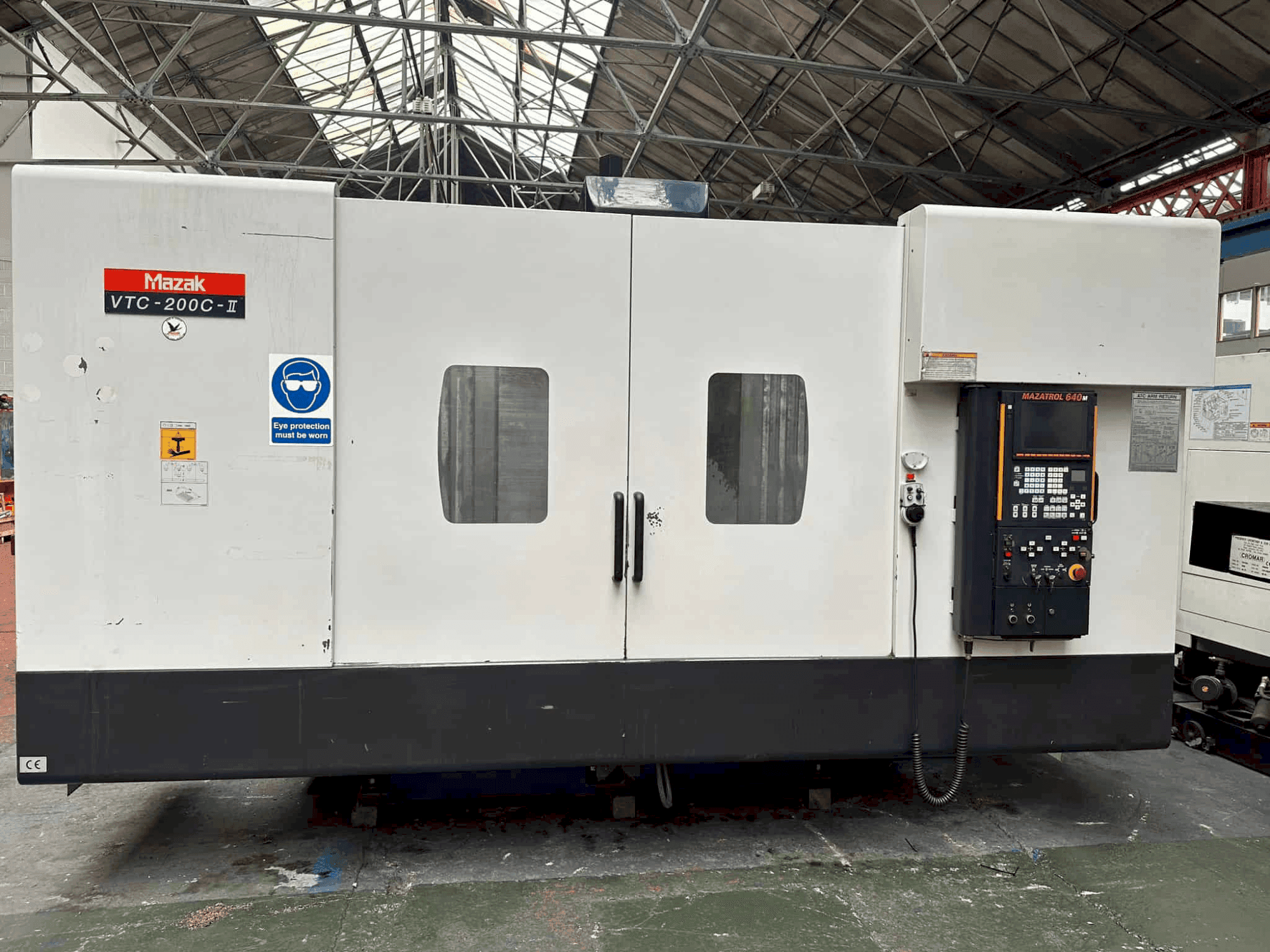 A Mazak VTC - 200C  gép elölnézete