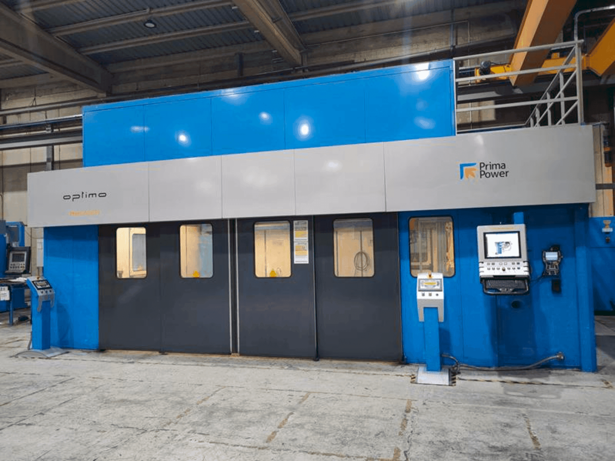 A Prima Power Optimo TheLASER  gép elölnézete