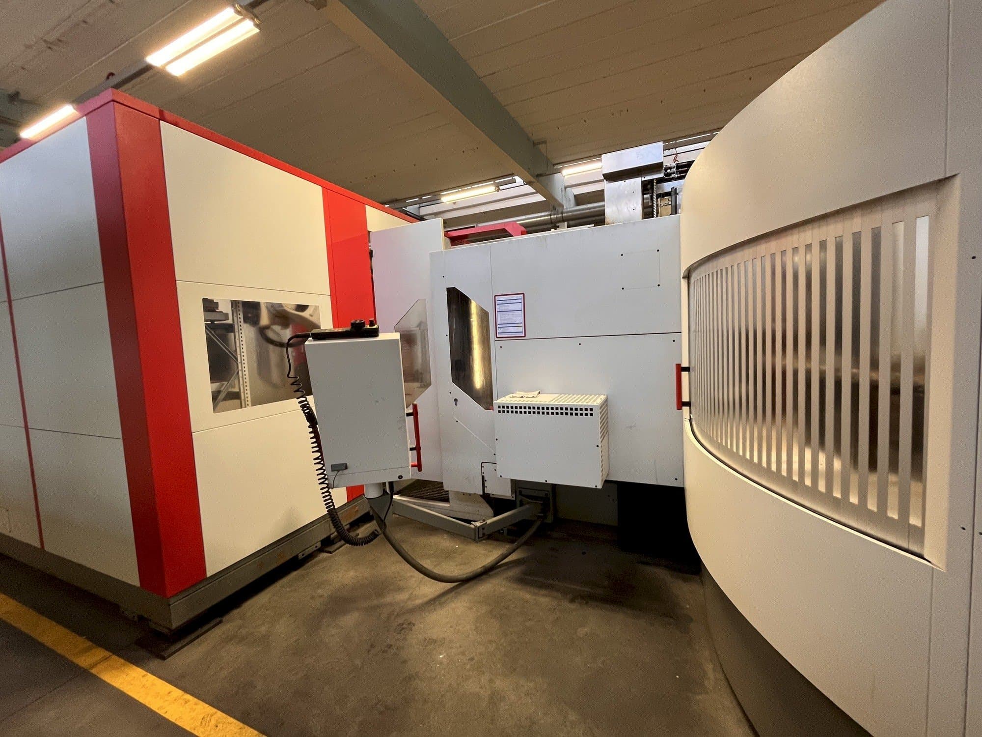 A HERMLE RS1 Robot System  gép oldalnézete