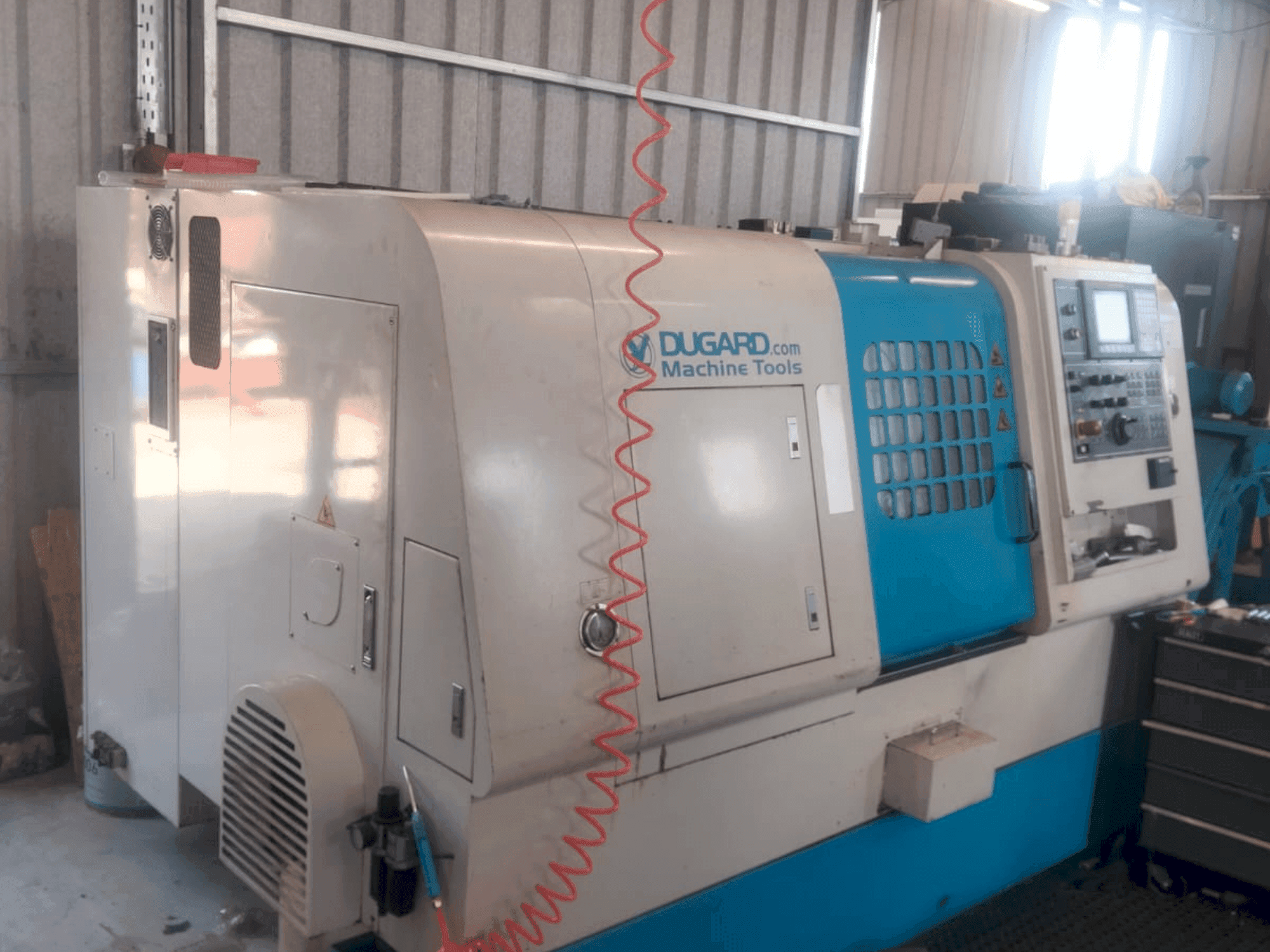 A Dugard									 Eagle 200  gép elölnézete