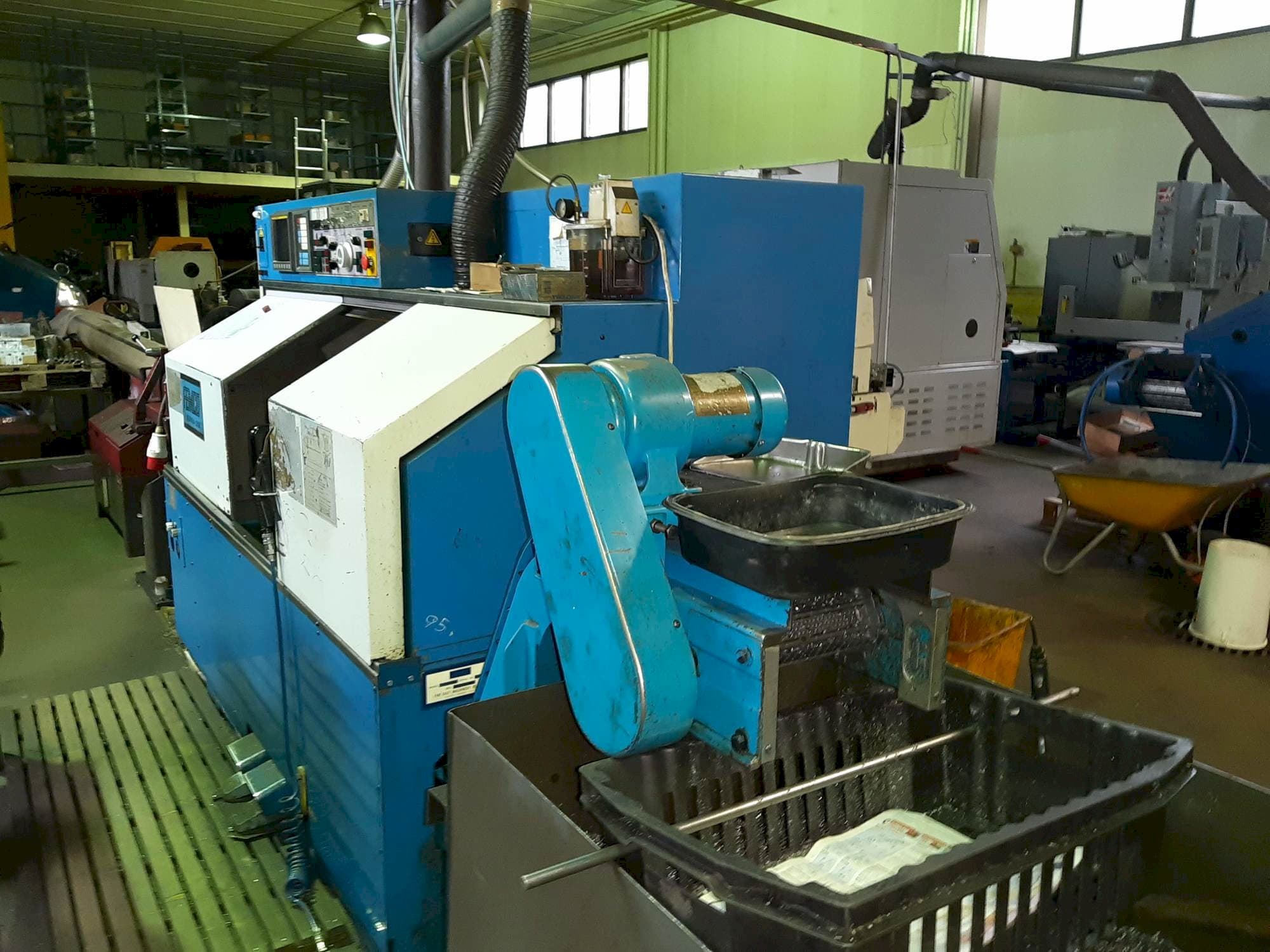 A FEMCO Durga 25E  gép elölnézete