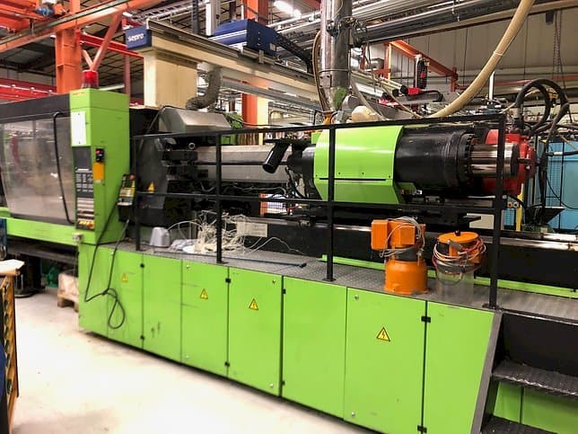 A Engel ES 3550/400 HL  gép elölnézete