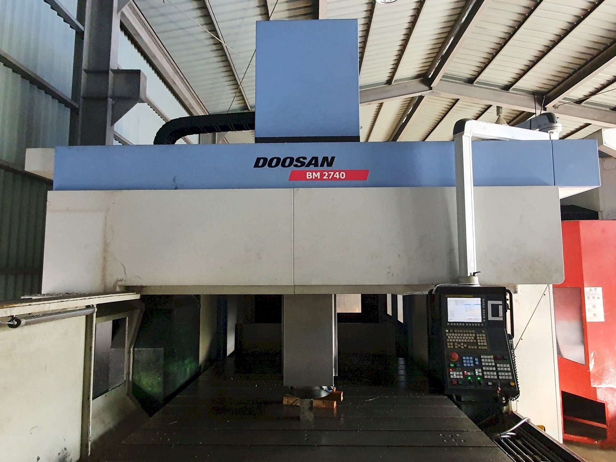 A Doosan BM2740  gép elölnézete