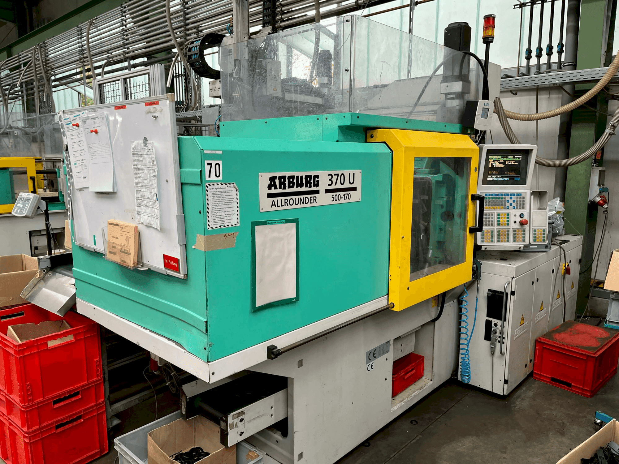 A Arburg Allrounder 370-50 U  gép elölnézete