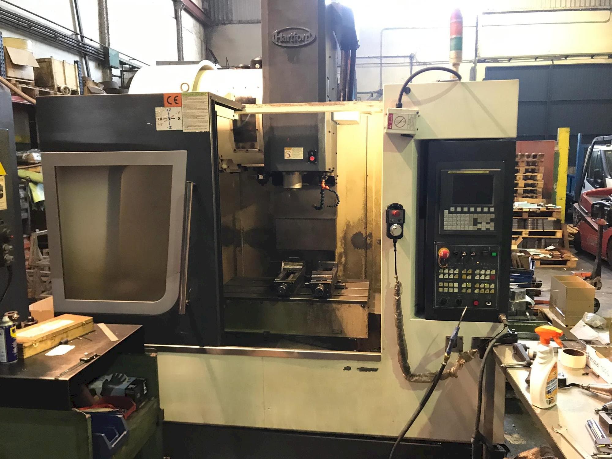 A Hartford LG-800  gép elölnézete