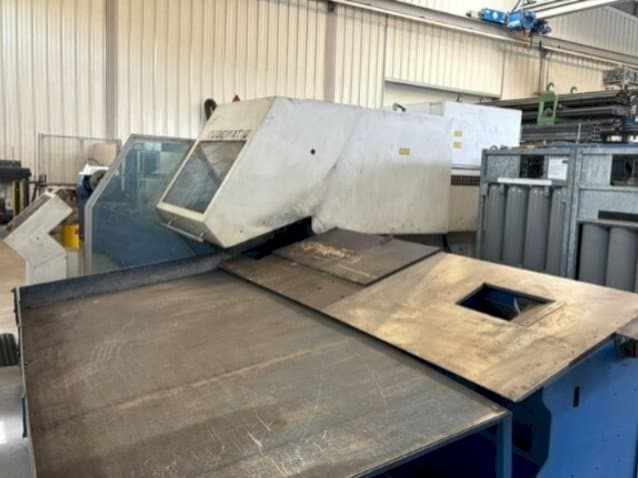 A TRUMPF TRUMATIC TLF 2700TM  gép elölnézete