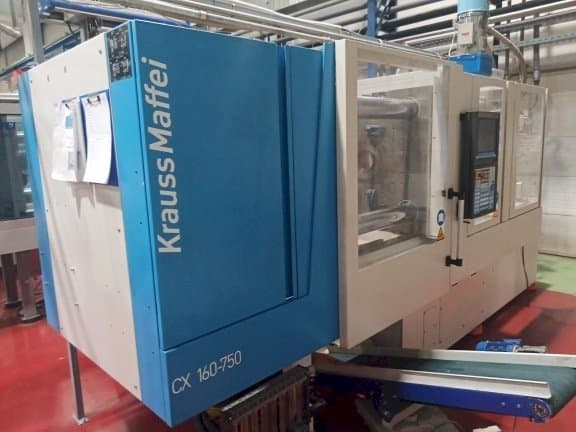 A Krauss Maffei KM 160-750 CX  gép elölnézete