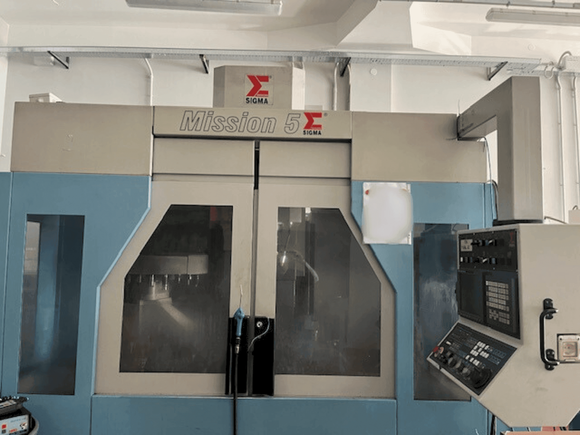 A Sigma Mission 5  gép elölnézete