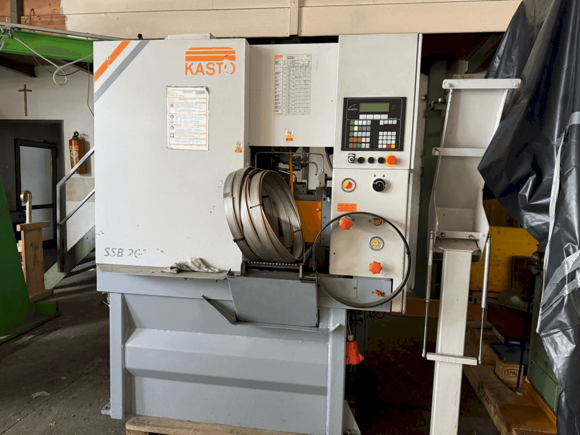 A KASTO SSB 260 VA-CC-CNC  gép elölnézete