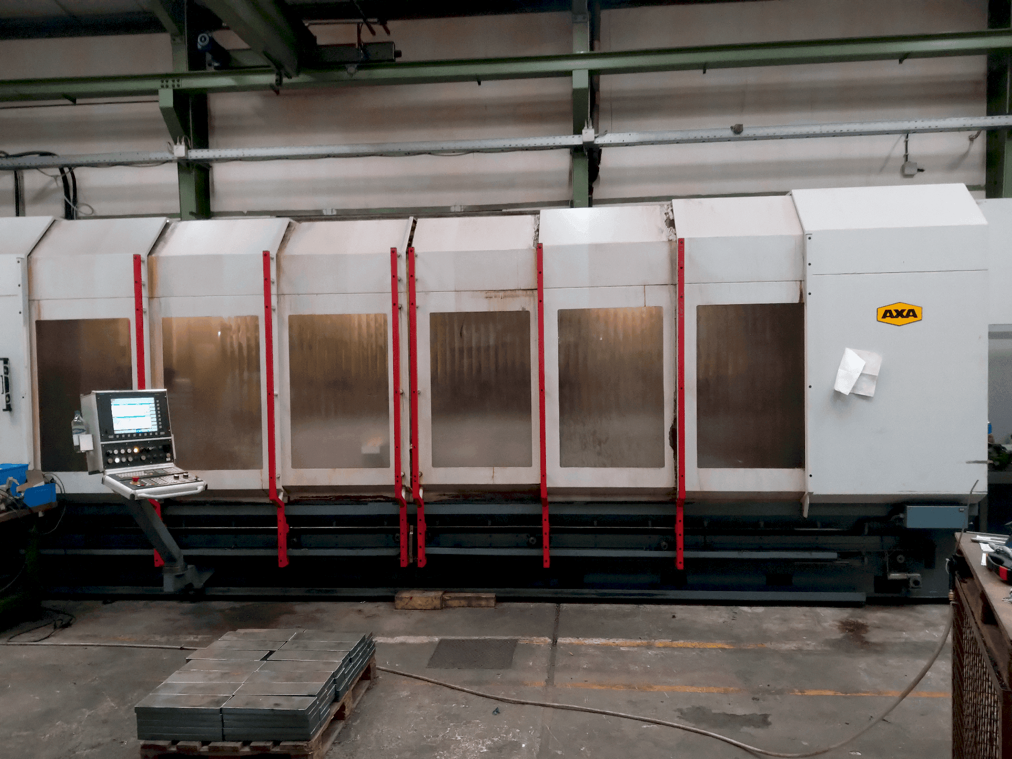 A AXA VHC-2-5000-XTS-50  gép elölnézete