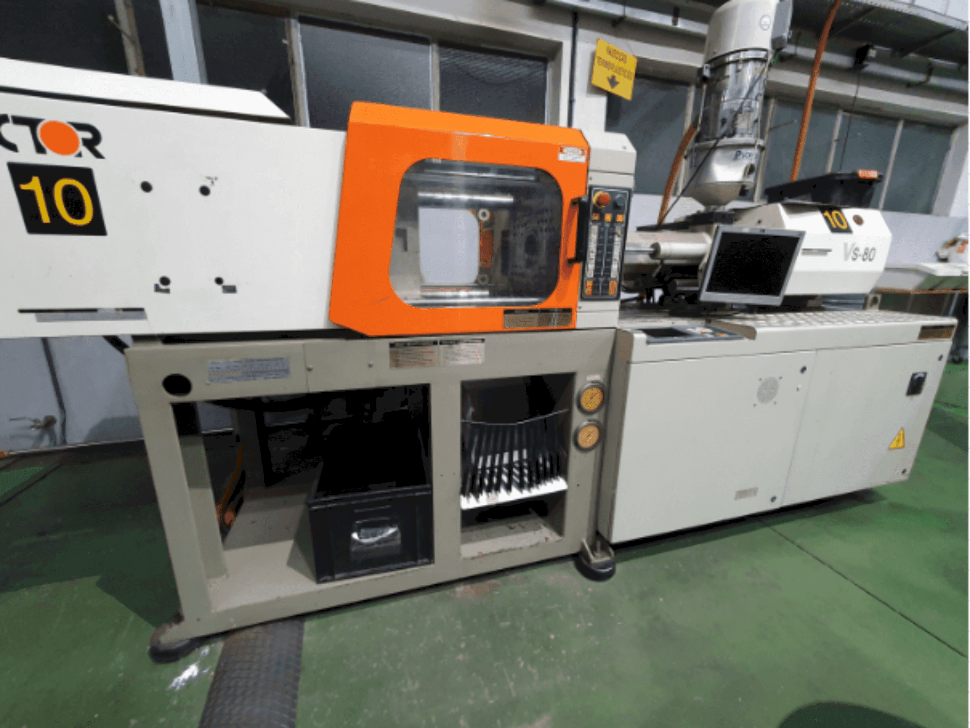 A Victor VS80  gép elölnézete