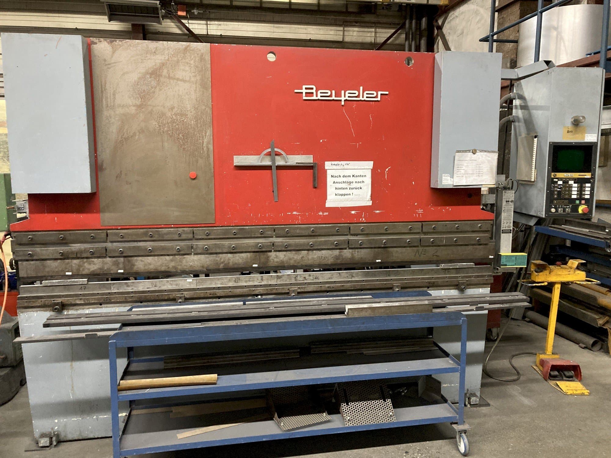 A BEYELER M3  gép elölnézete