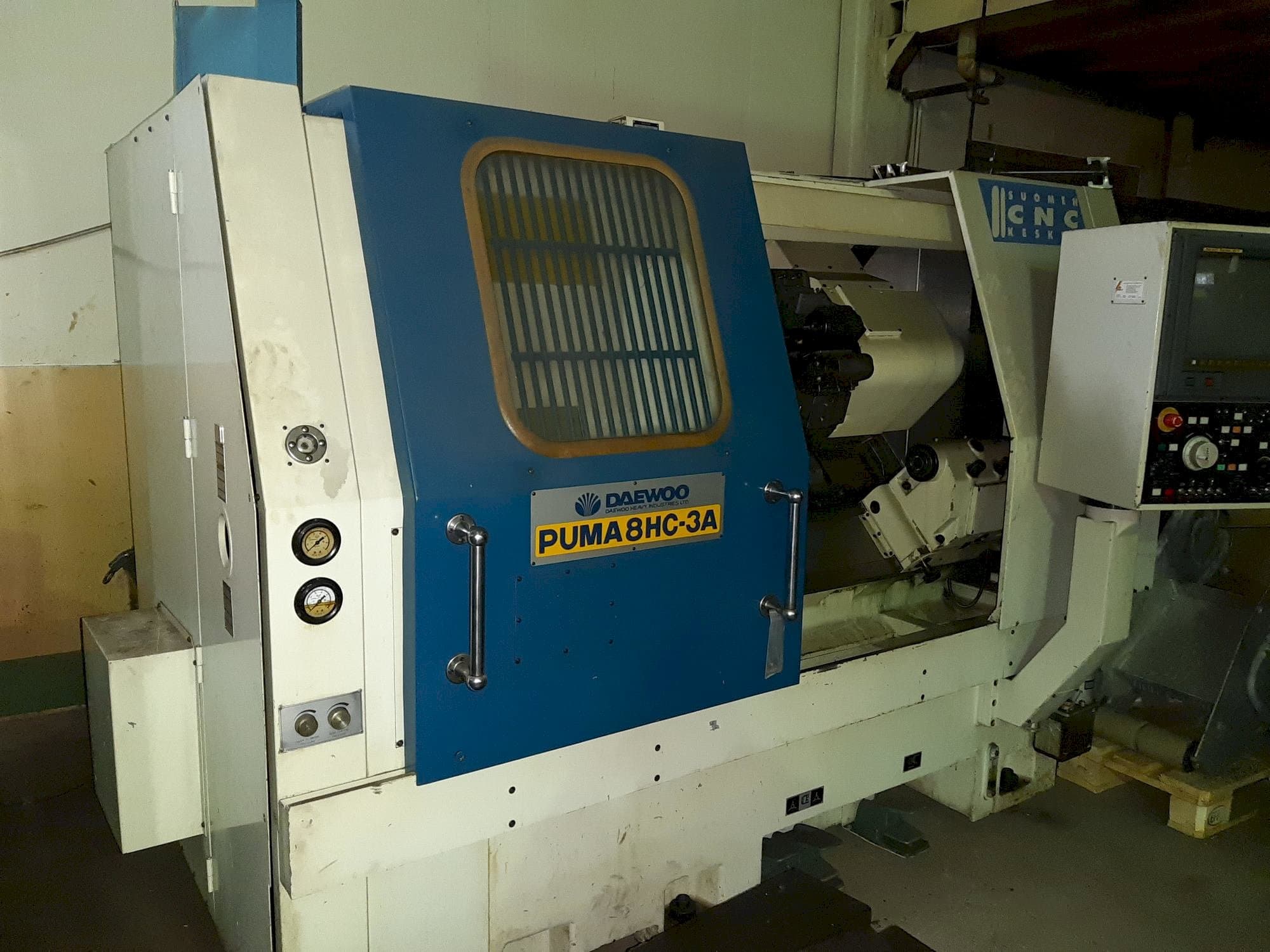 A DAEWOO PUMA 8HC-3A  gép elölnézete