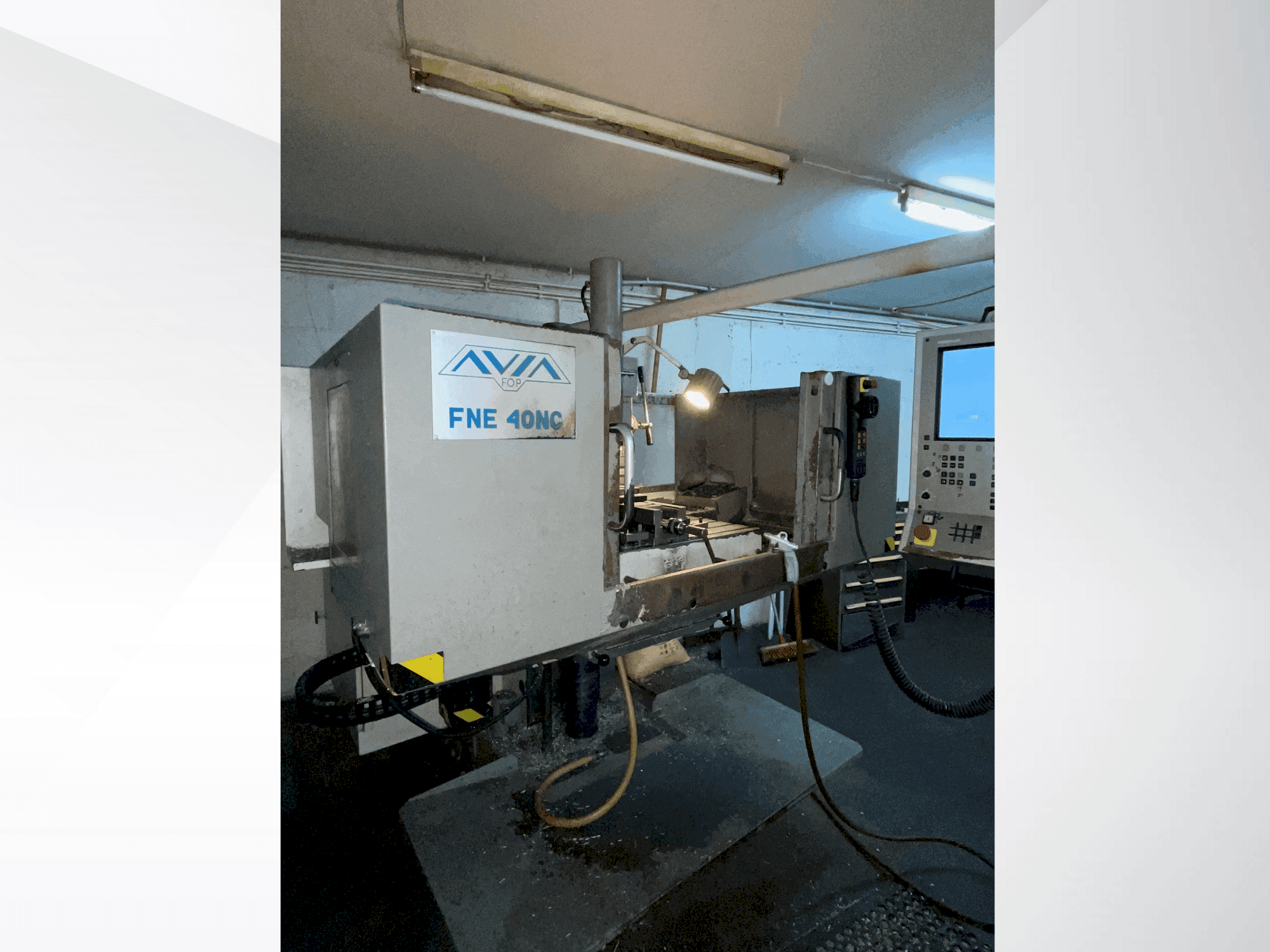 A Avia									 FNE 40NC  gép elölnézete