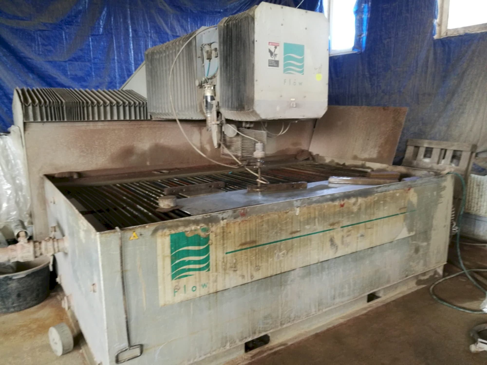 A Flow IFB 2412  gép elölnézete