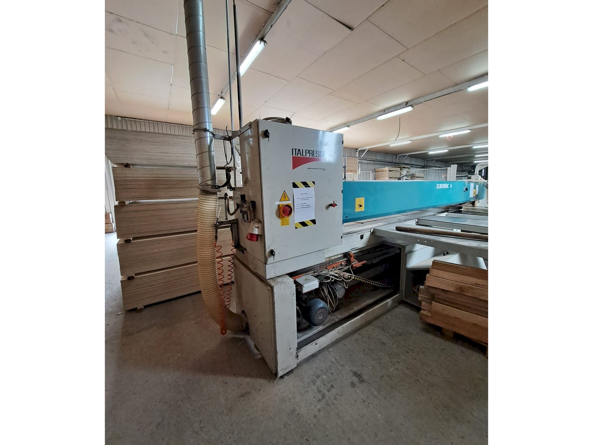 A Euromac Logica Pinze 4500  gép elölnézete