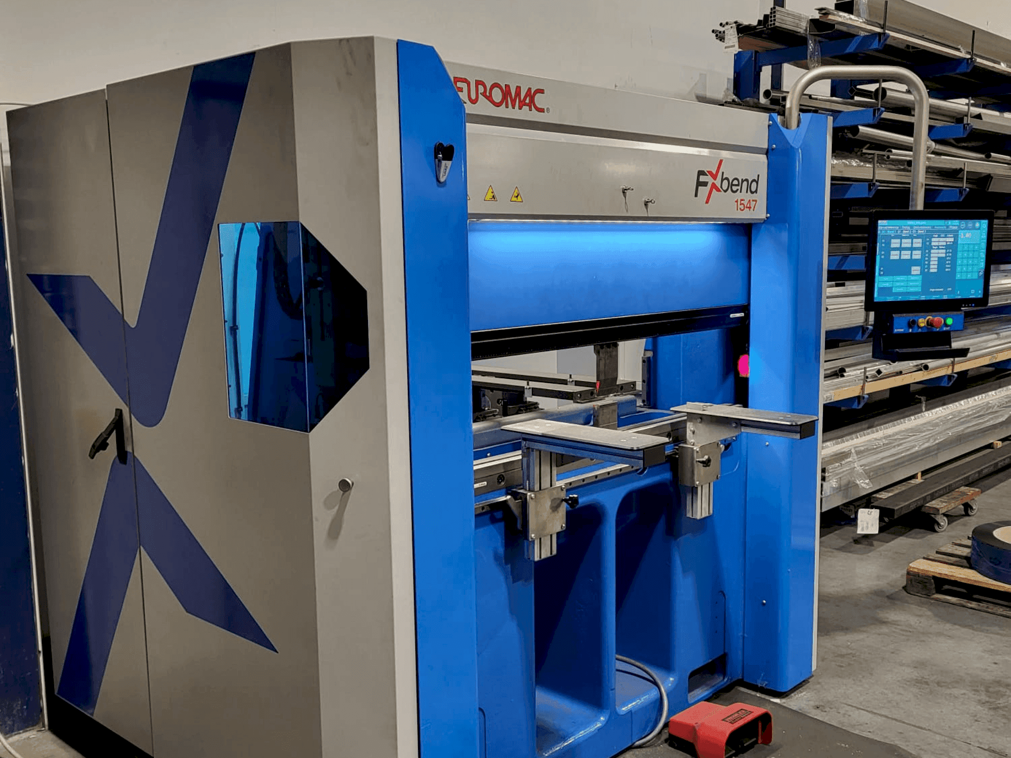 A Euromac FXbend 1547  gép elölnézete