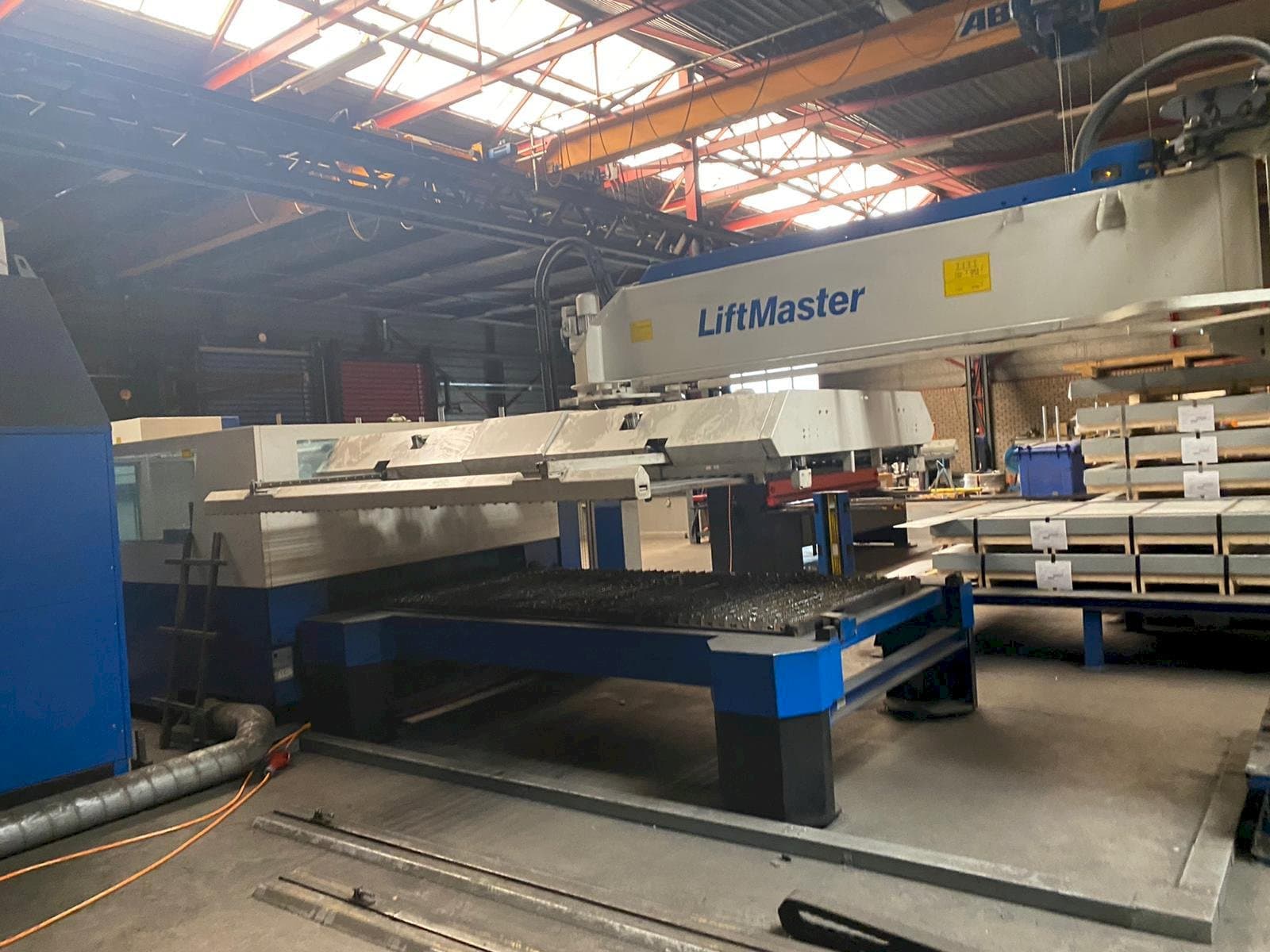 A Trumpf Trumatic L3050  gép elölnézete