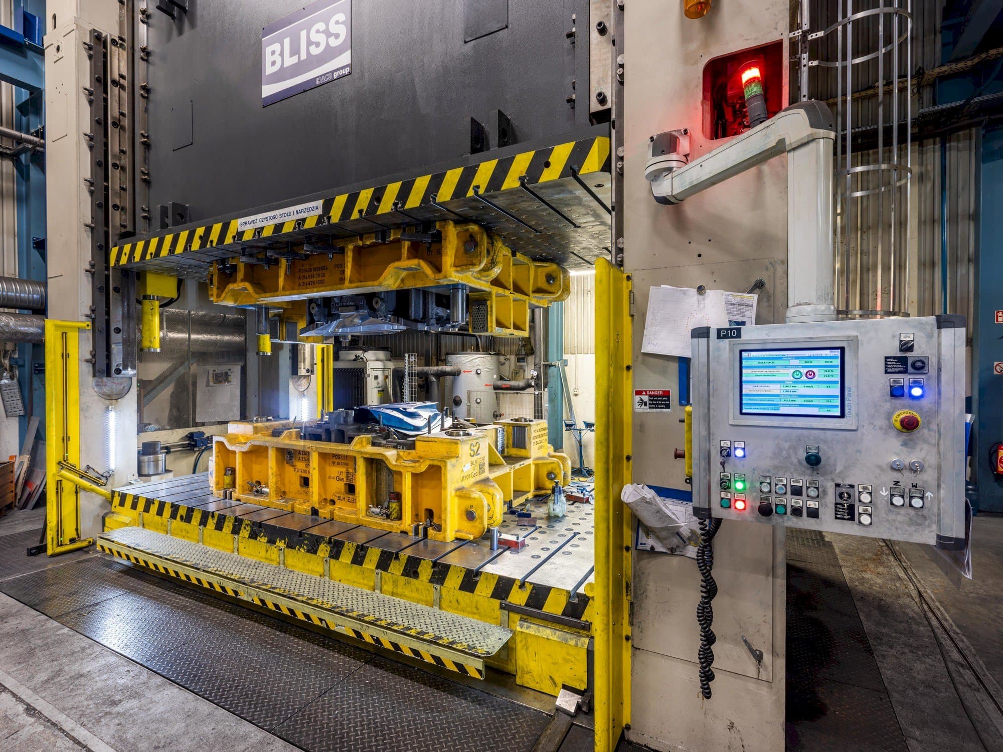 A BLISS-BRET PHD 1500  gép elölnézete