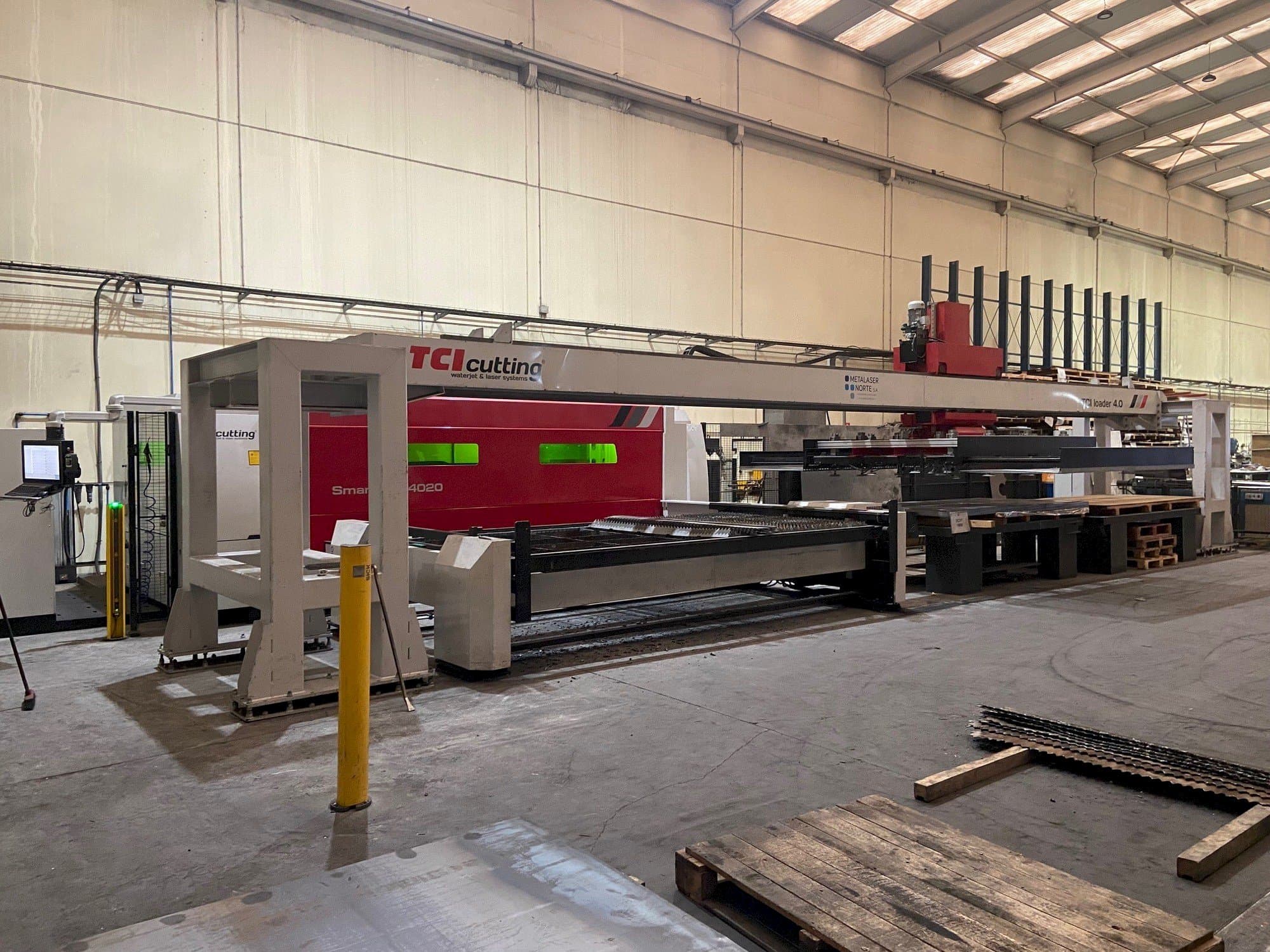 A TCI Smartline Fiber 4020  gép elölnézete