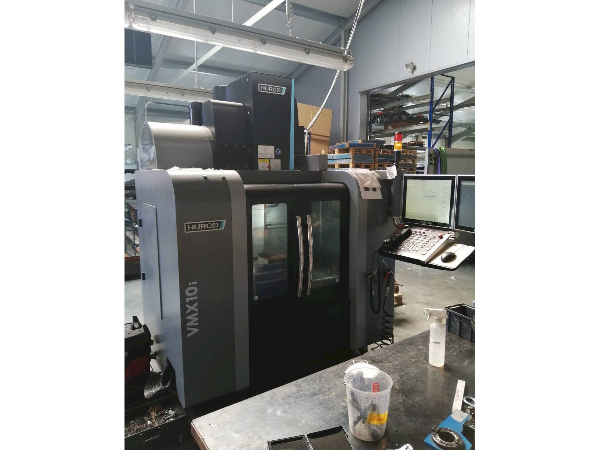 A Hurco VMX10i  gép elölnézete