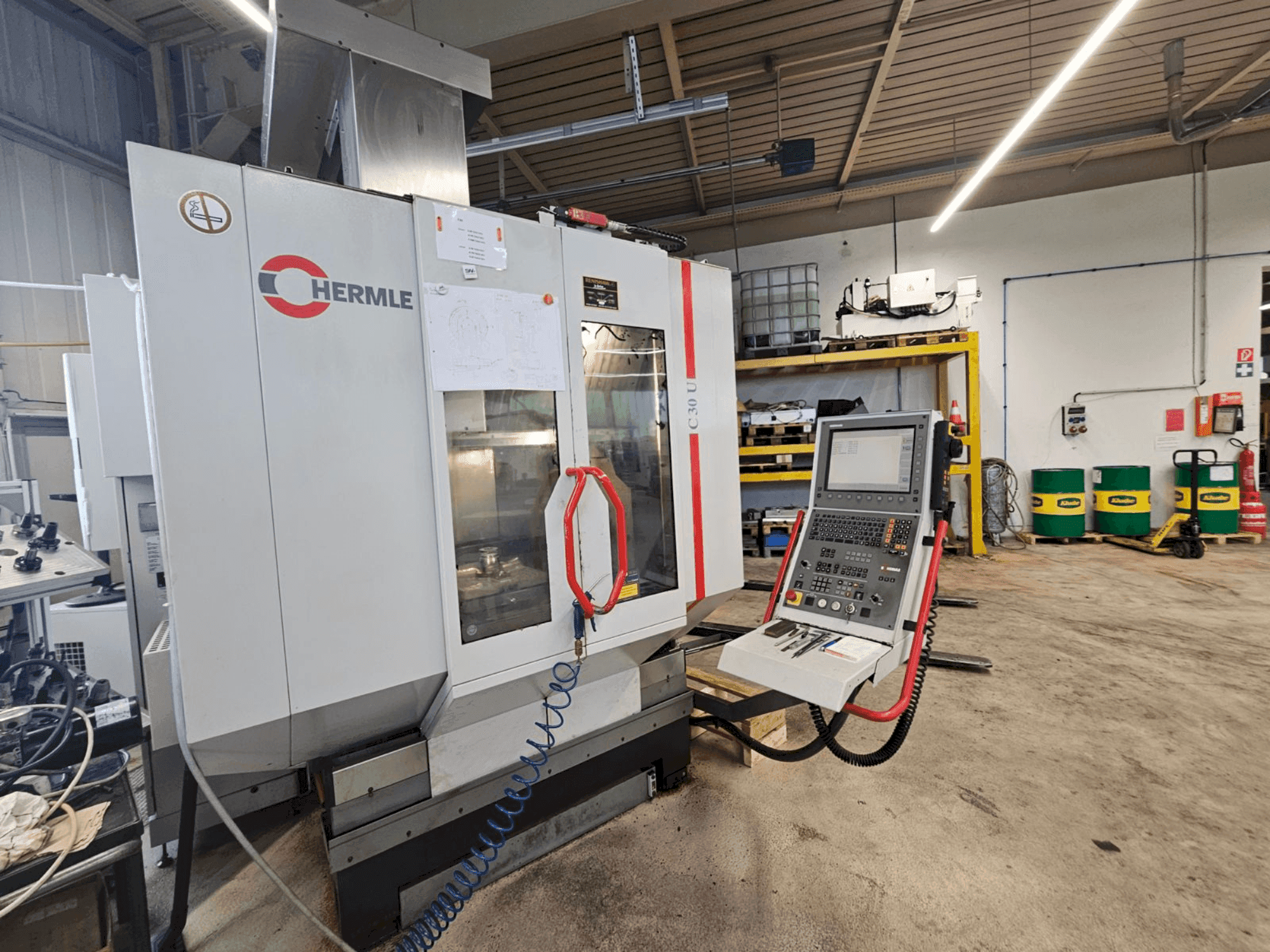 A HERMLE C 30 U  gép elölnézete