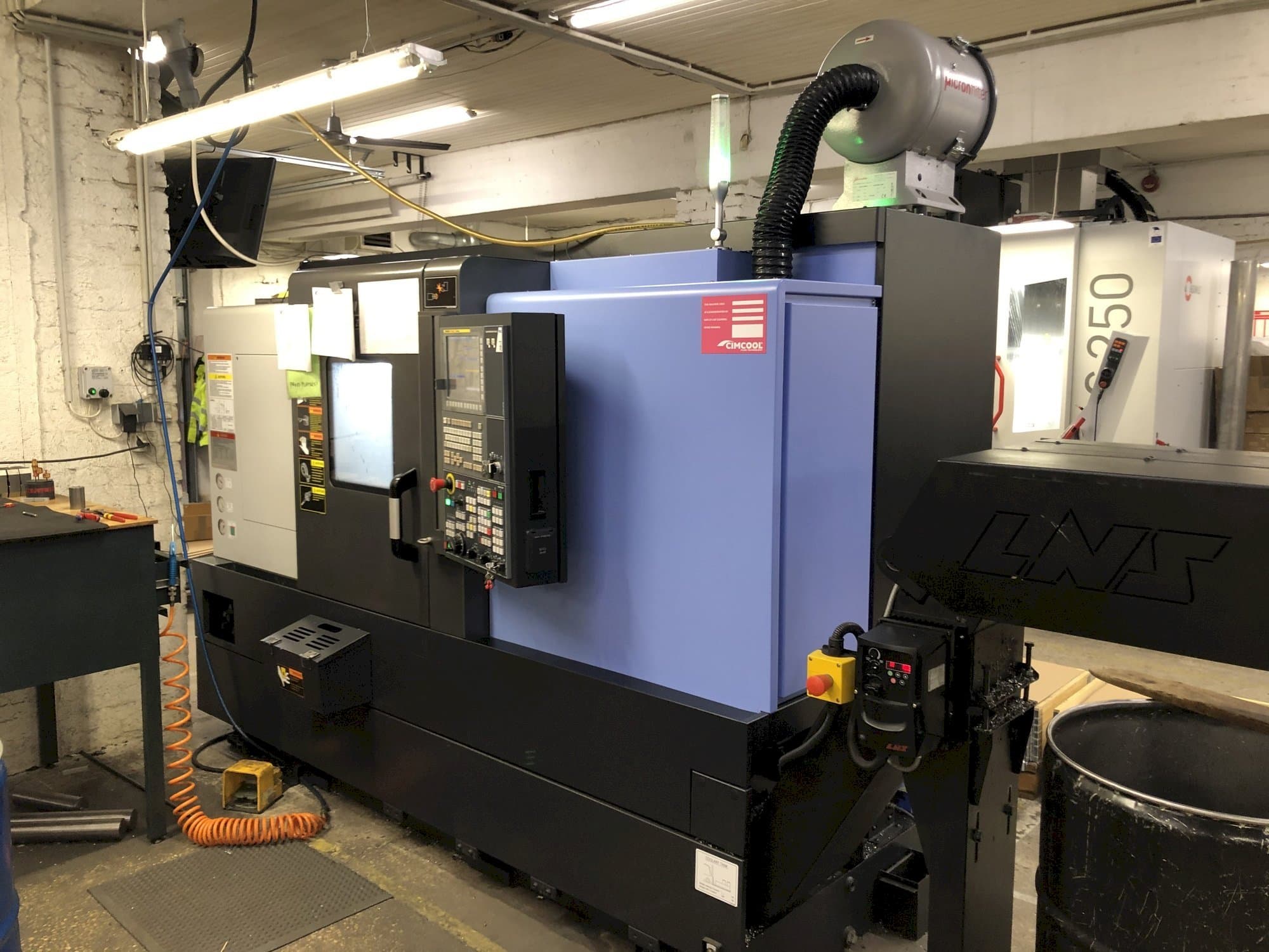 A Doosan Lynx 220 LYC  gép elölnézete