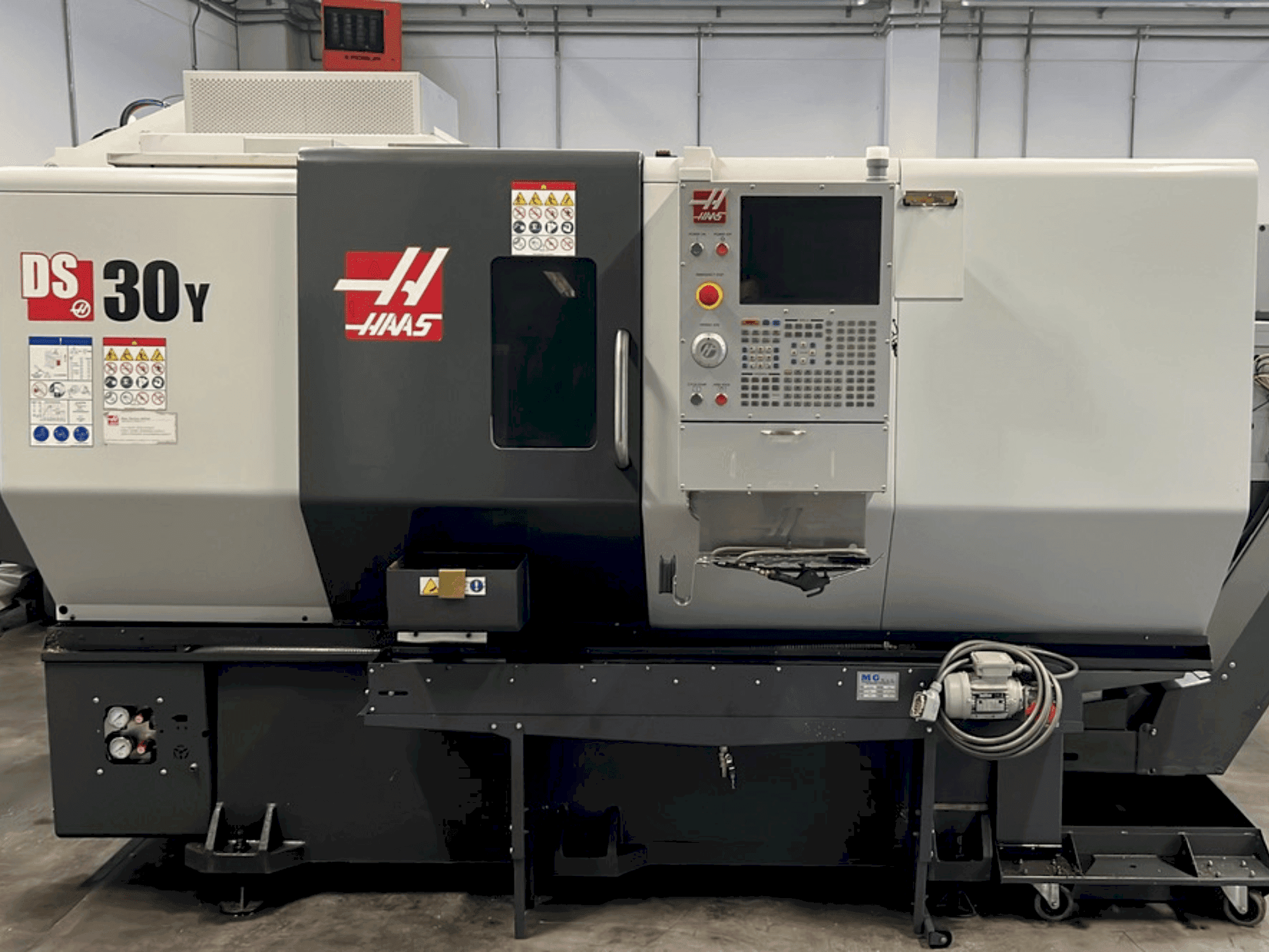 A HAAS DS30Y  gép elölnézete
