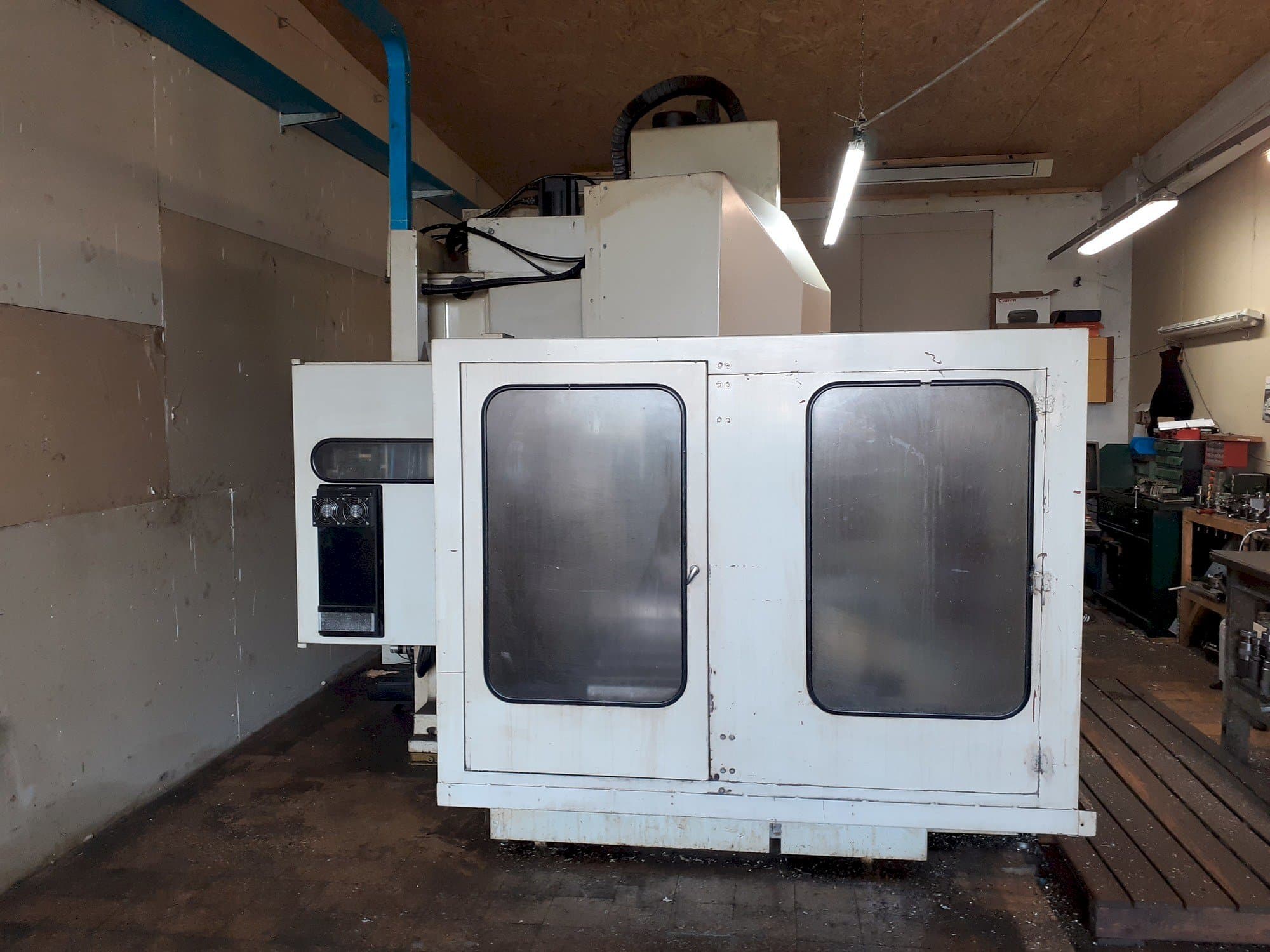 A Hurco BMC 50-P  gép elölnézete