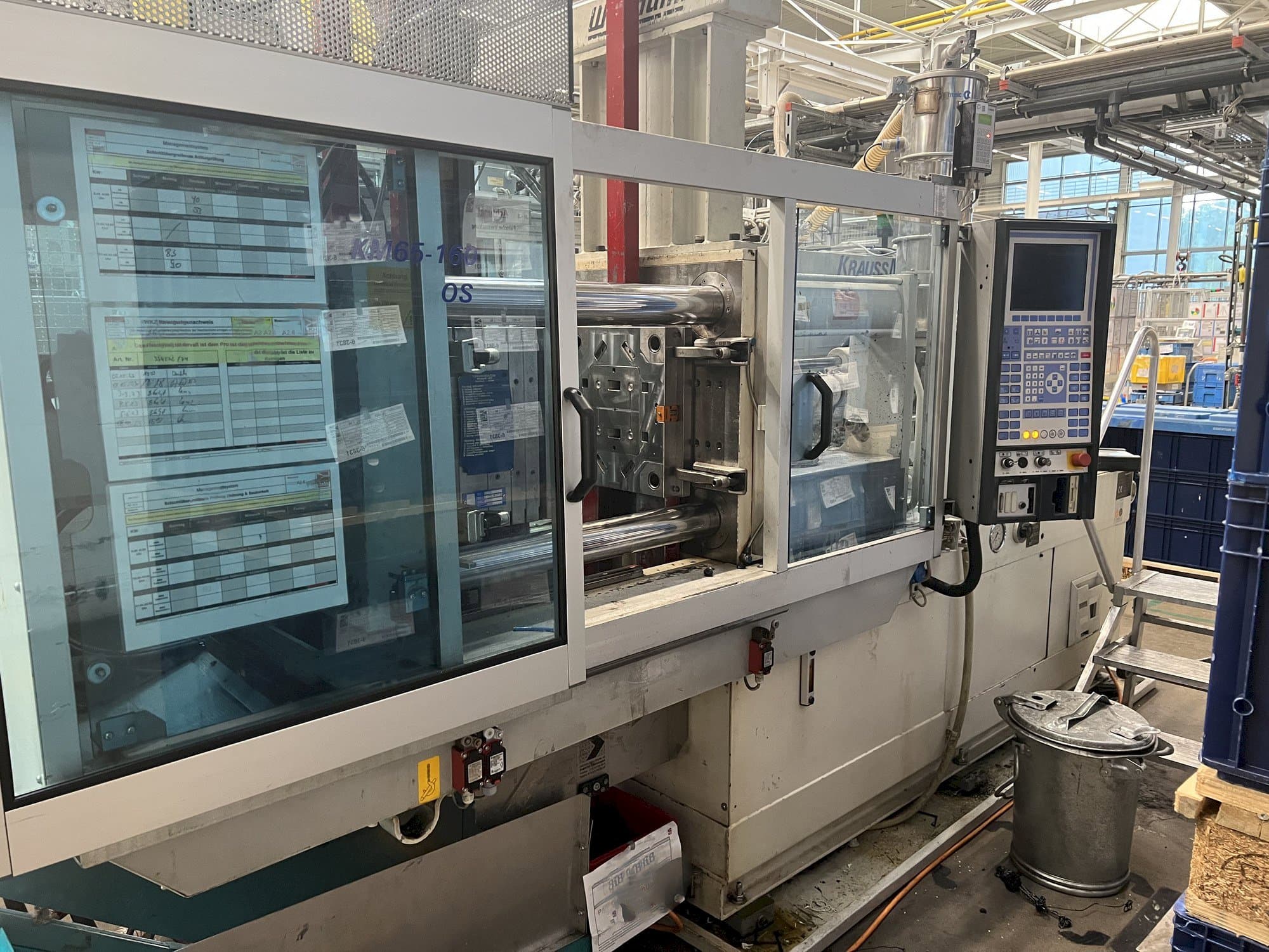 A Krauss Maffei KM 65-160 C2  gép elölnézete