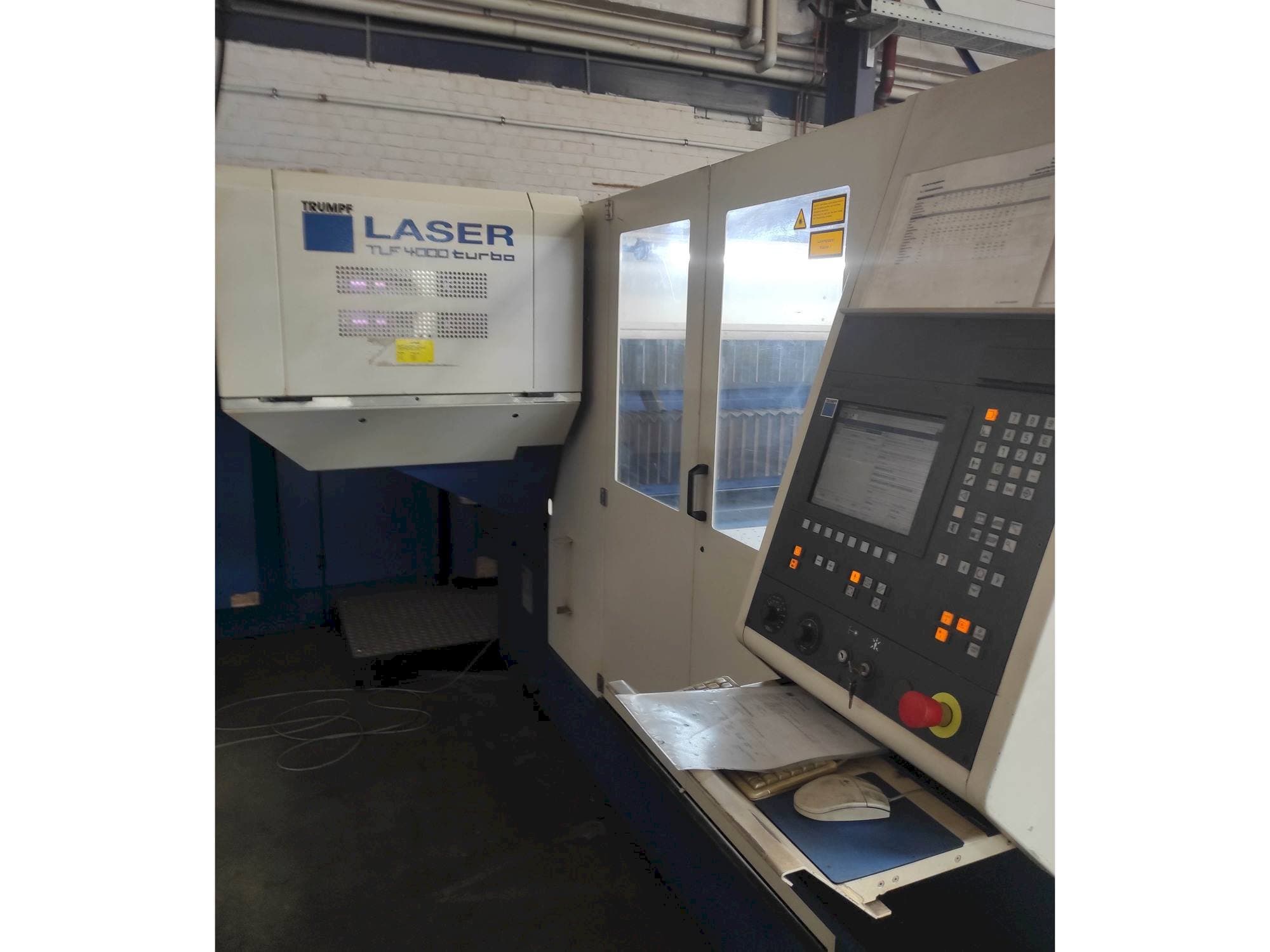 A Trumpf TRUMATIC L 3030 gép elölnézete
