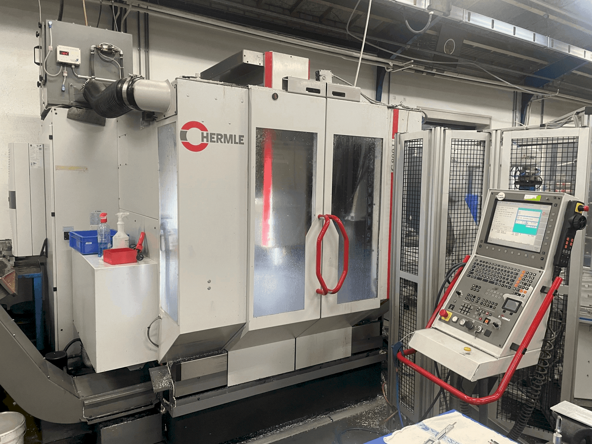 A HERMLE C 800 U  gép elölnézete