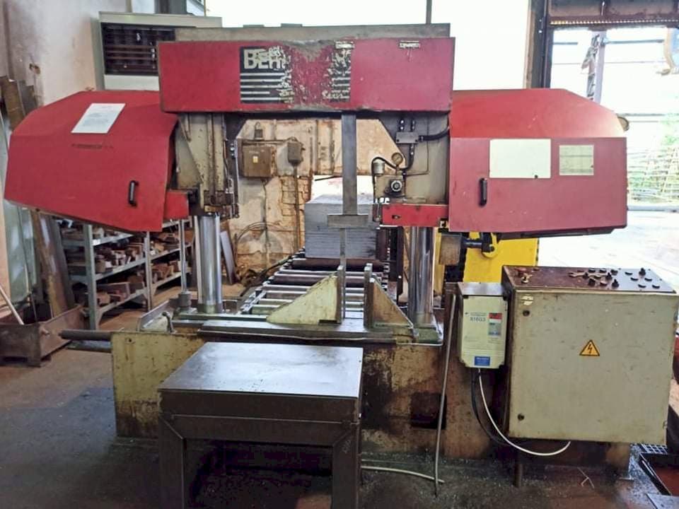 A Behringer HBP 530  gép elölnézete