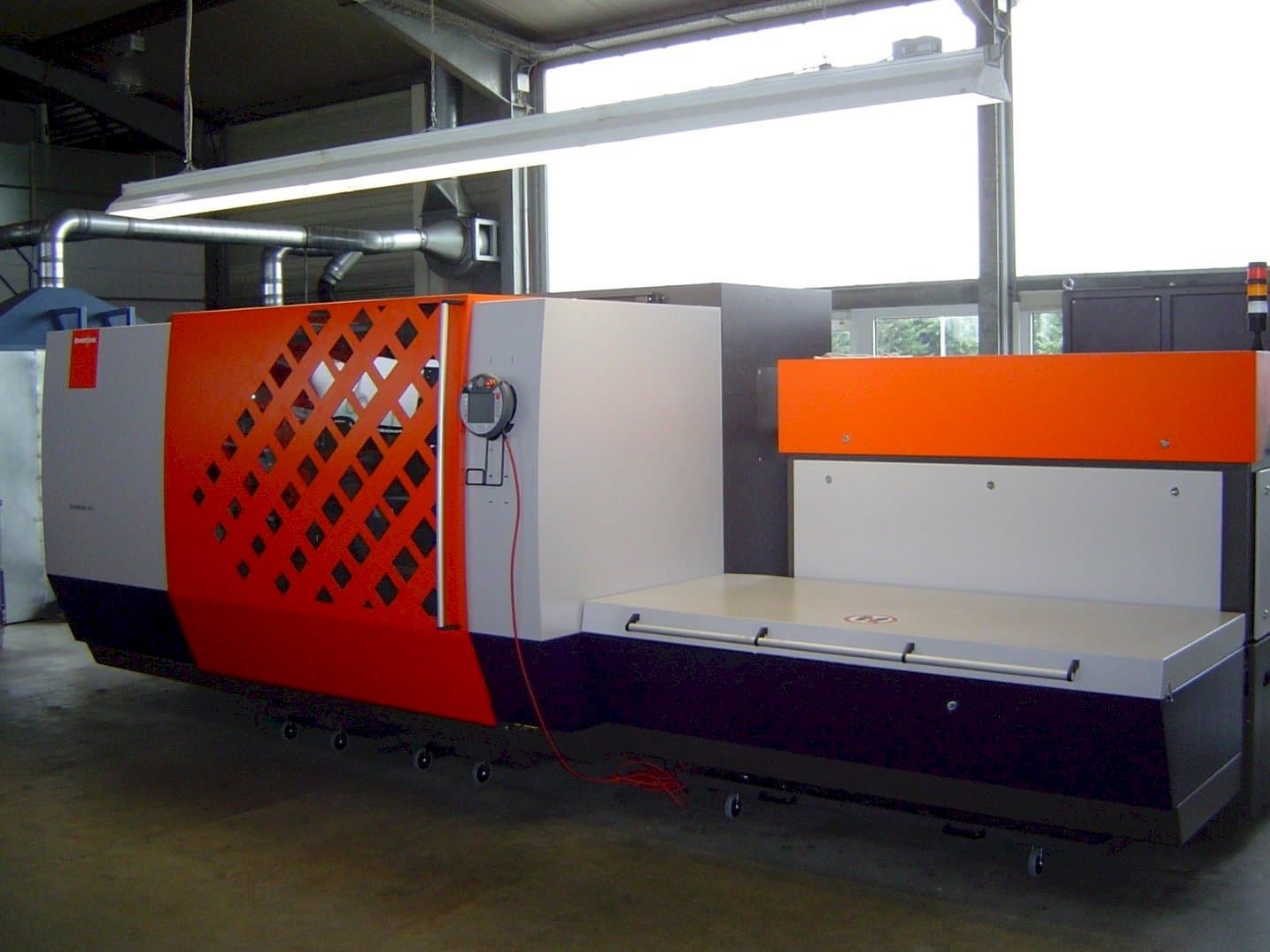 A Bystronic ByVention 3015  gép elölnézete