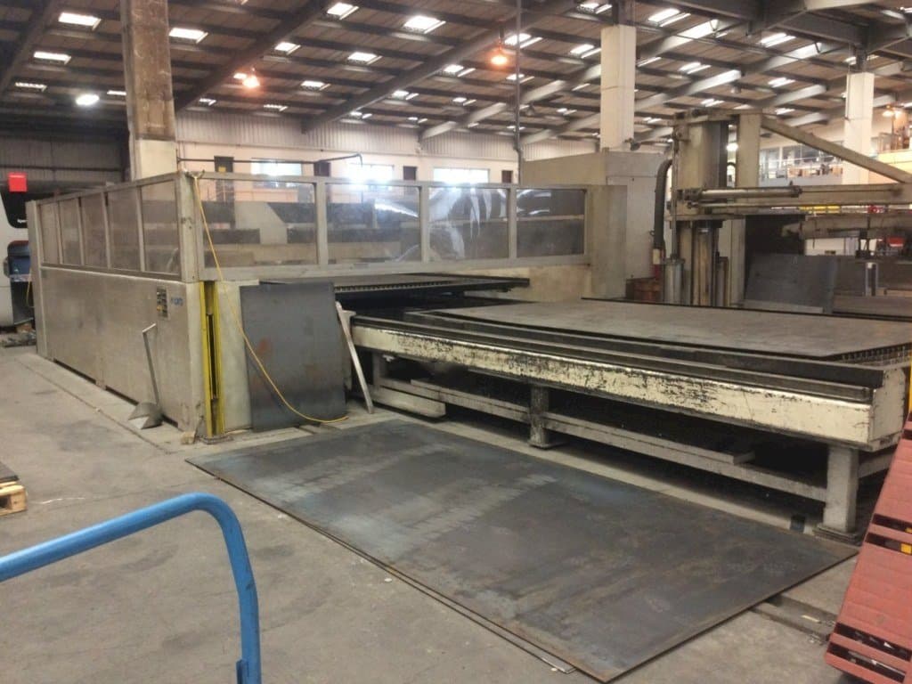 A LVD Implus 4030  gép elölnézete