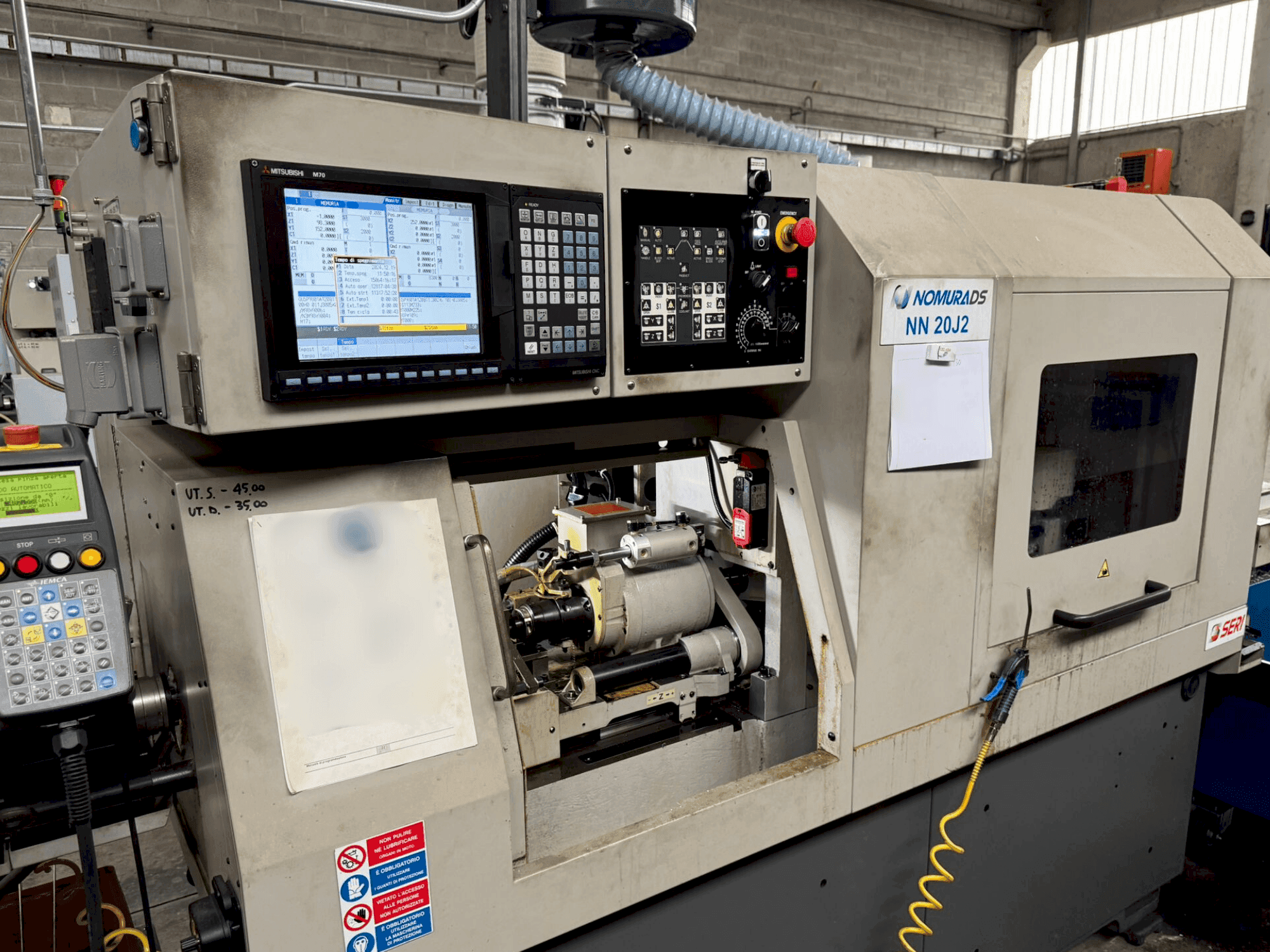 A NOMURA NN-20 J2  gép elölnézete