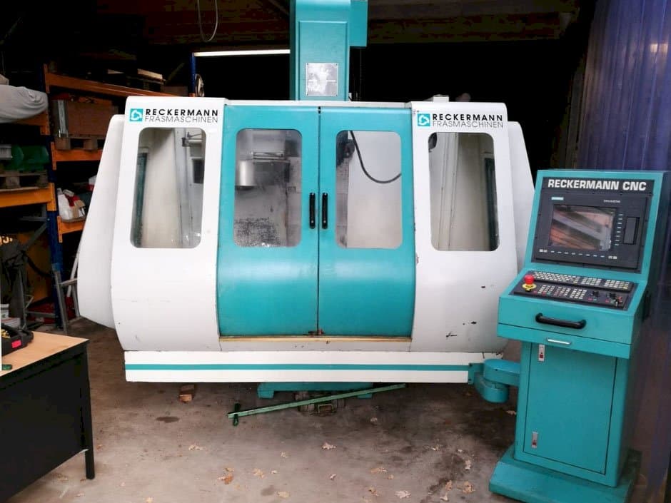 A RECKERMANN VMC 850  gép elölnézete