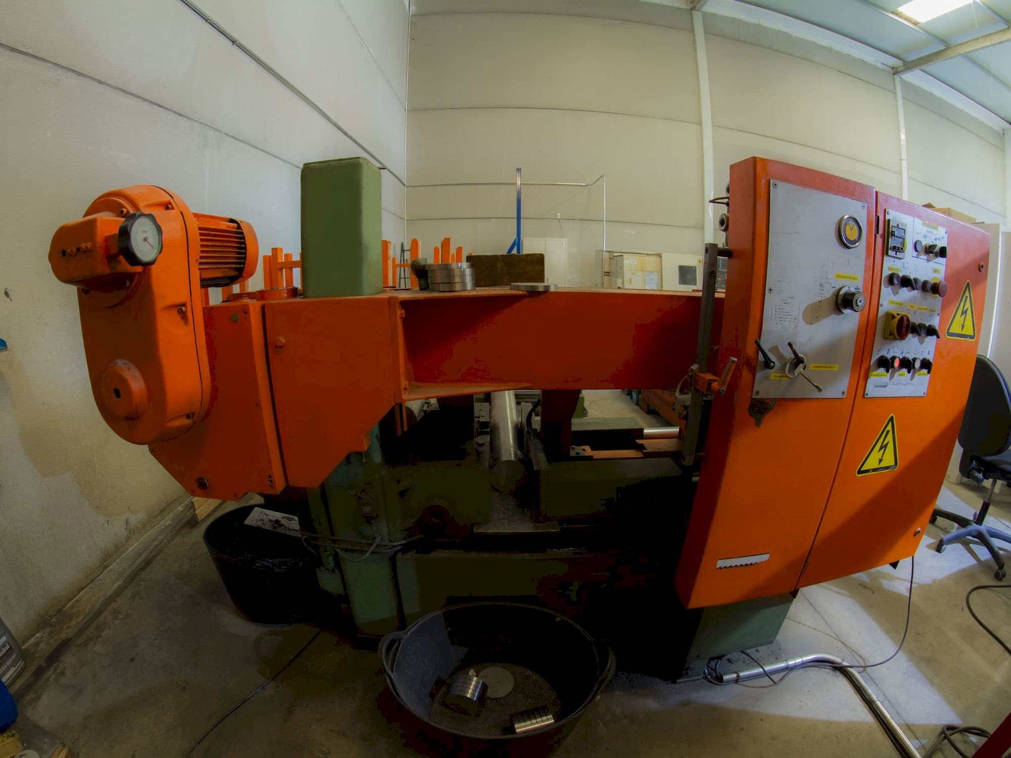 A KASTO HBA 340 AU  gép elölnézete