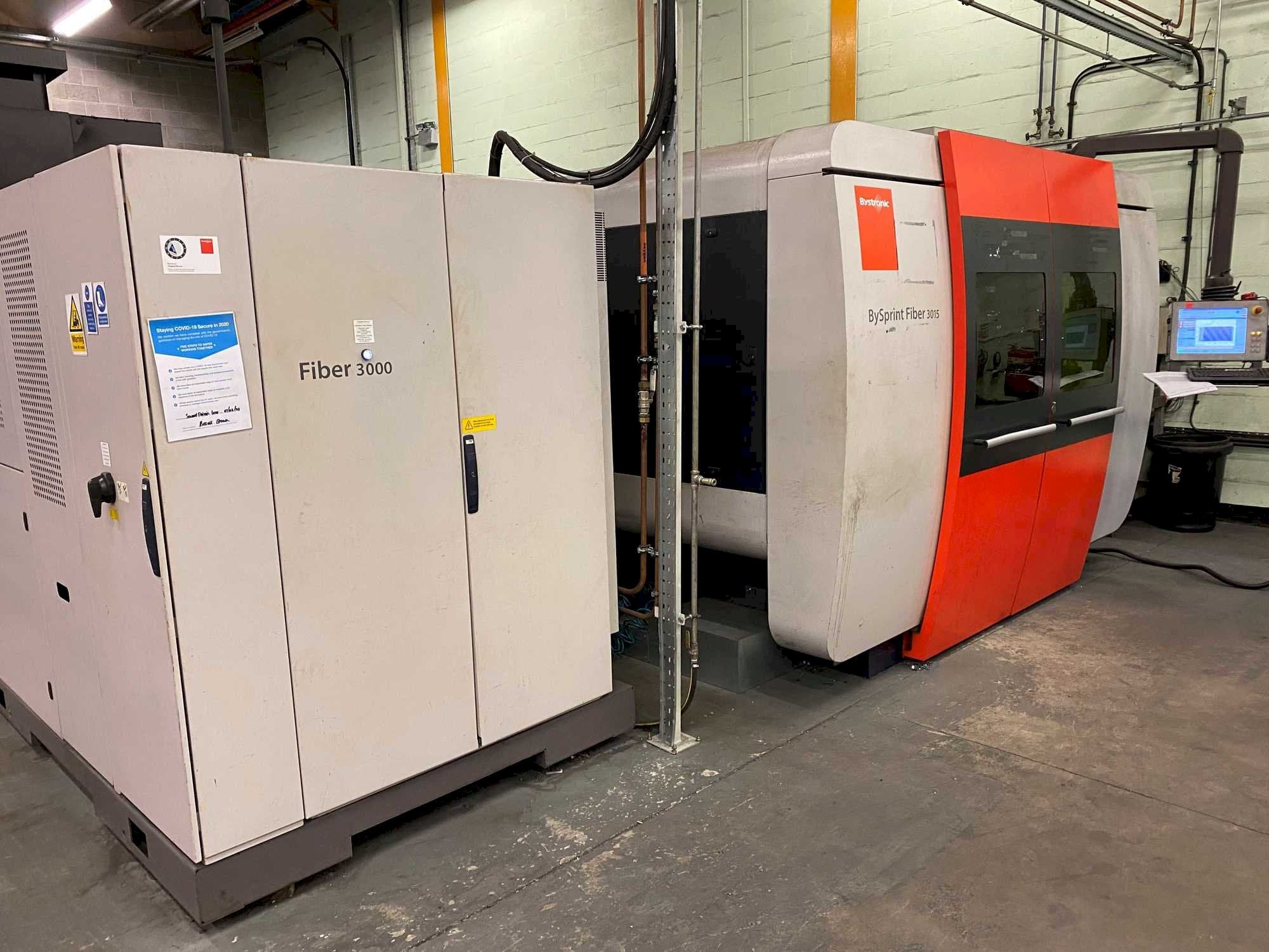 A Bystronic BySprint 3015 Fiber  gép elölnézete