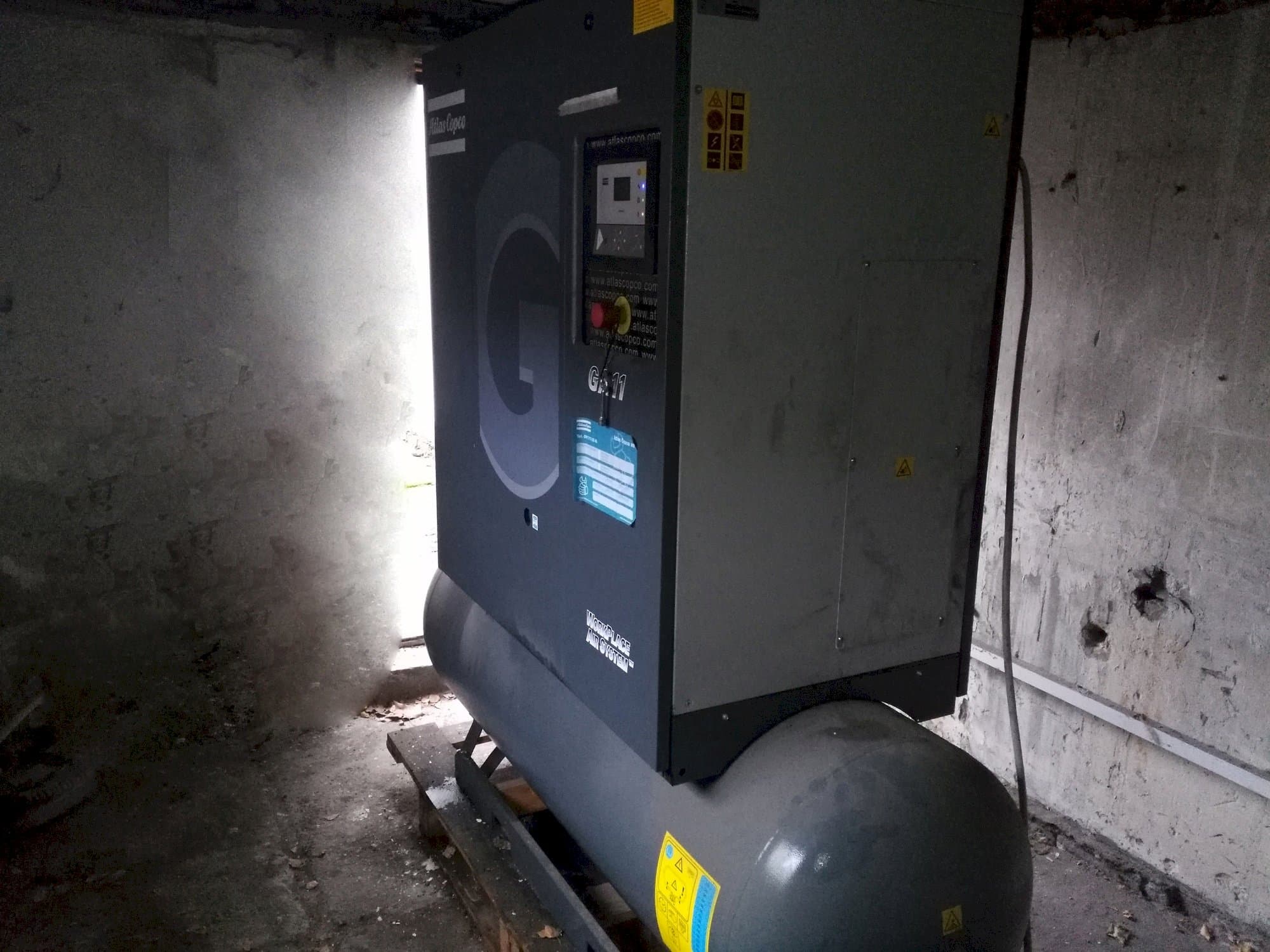 A Atlas Copco GA11P  gép elölnézete