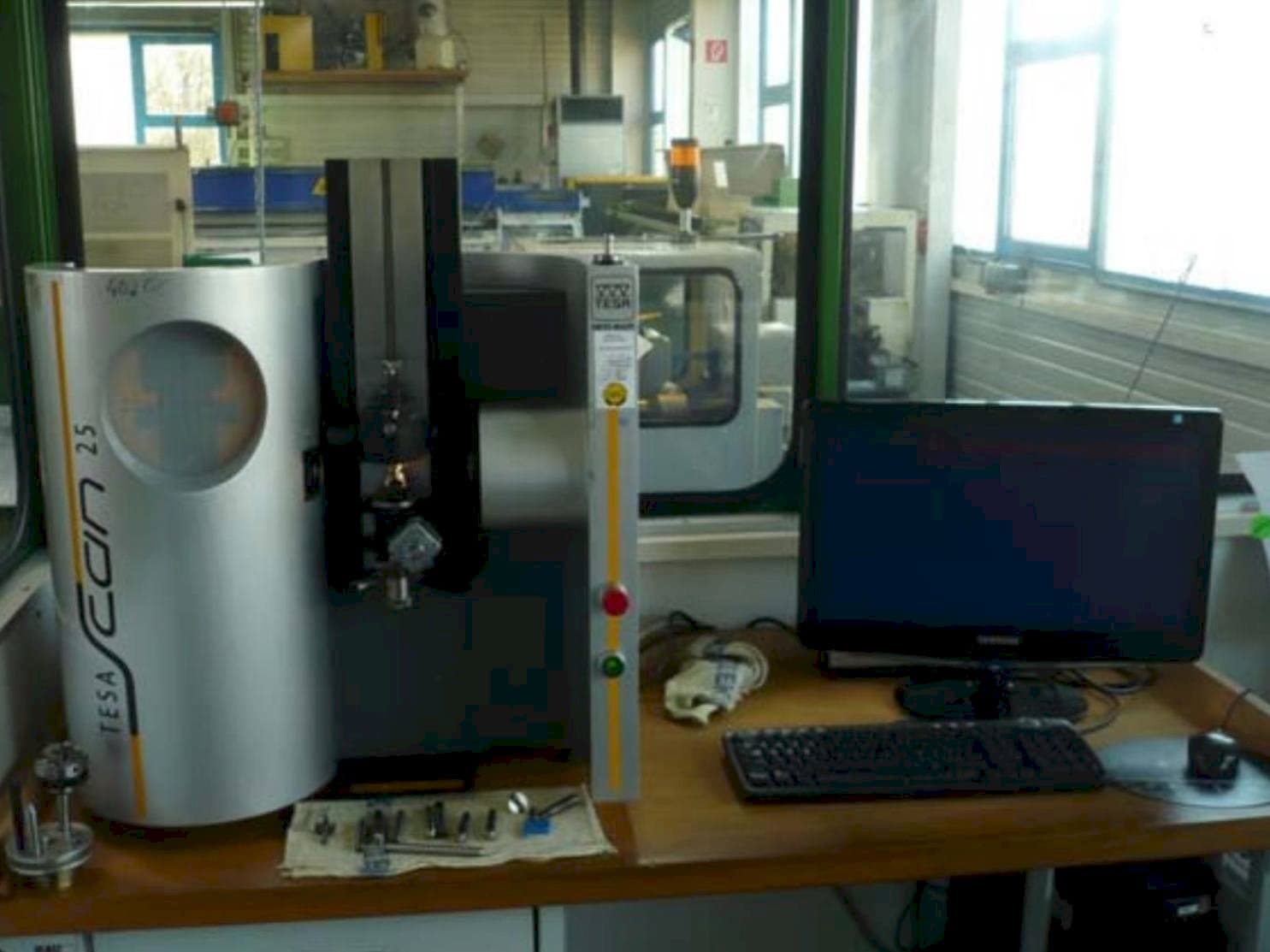 A TESA Scan 25  gép elölnézete