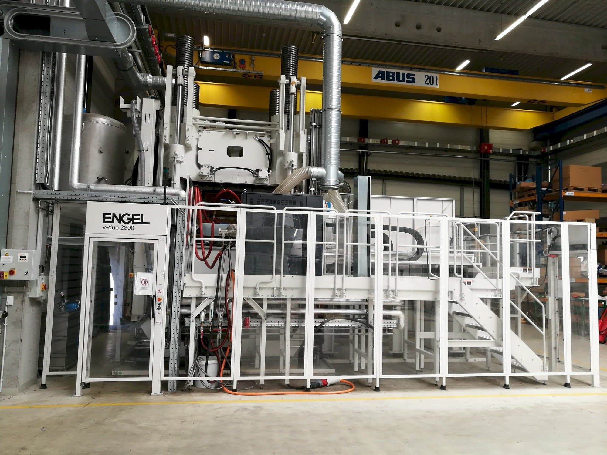 A ENGEL V-Duo 2300  gép elölnézete