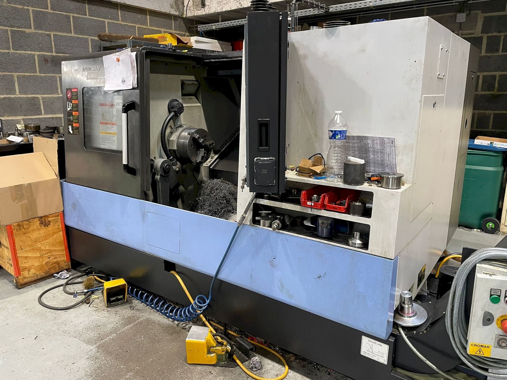 A Doosan LYNX 300  gép elölnézete