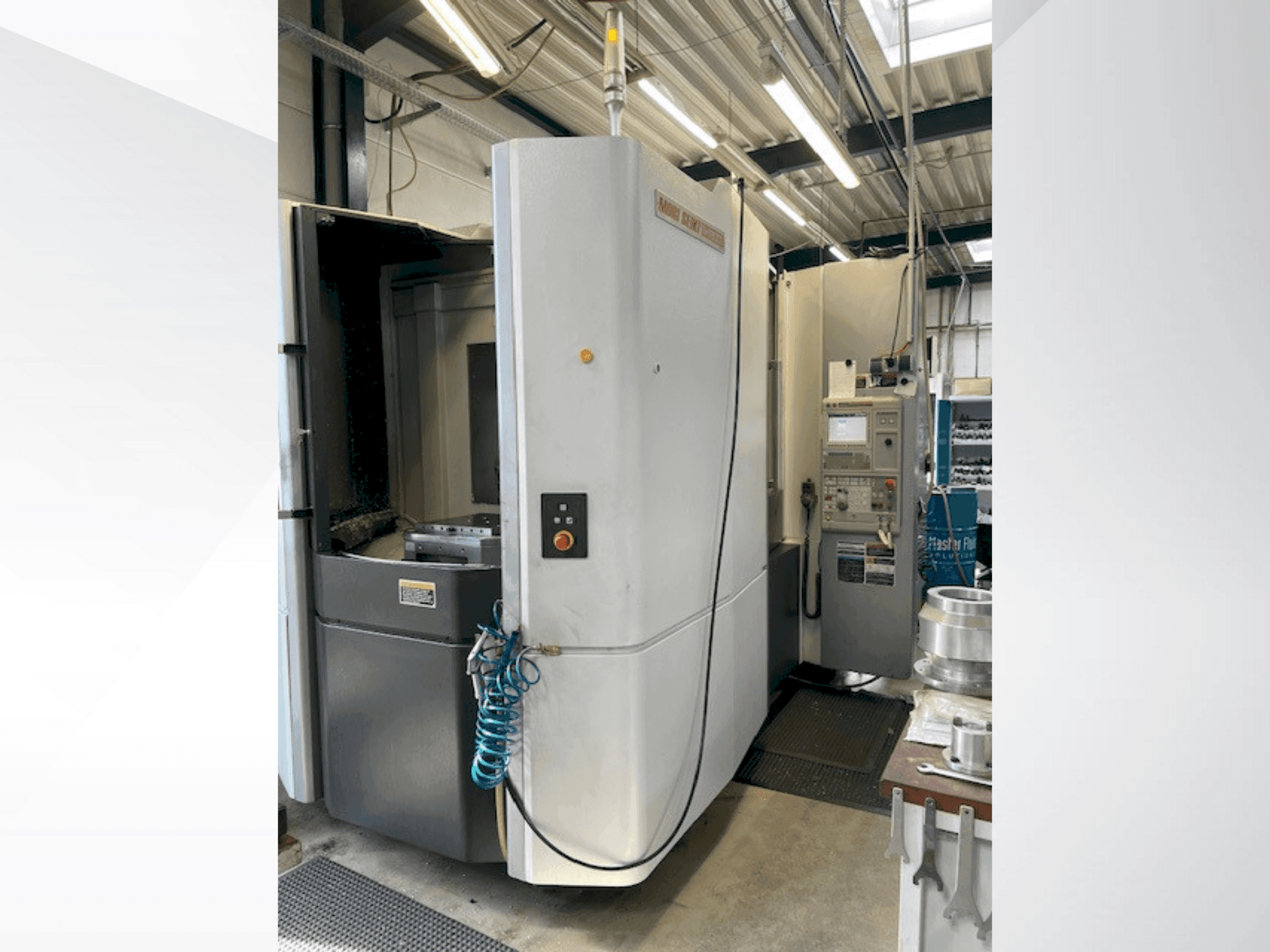 A MORI SEIKI NHX5 000  gép elölnézete