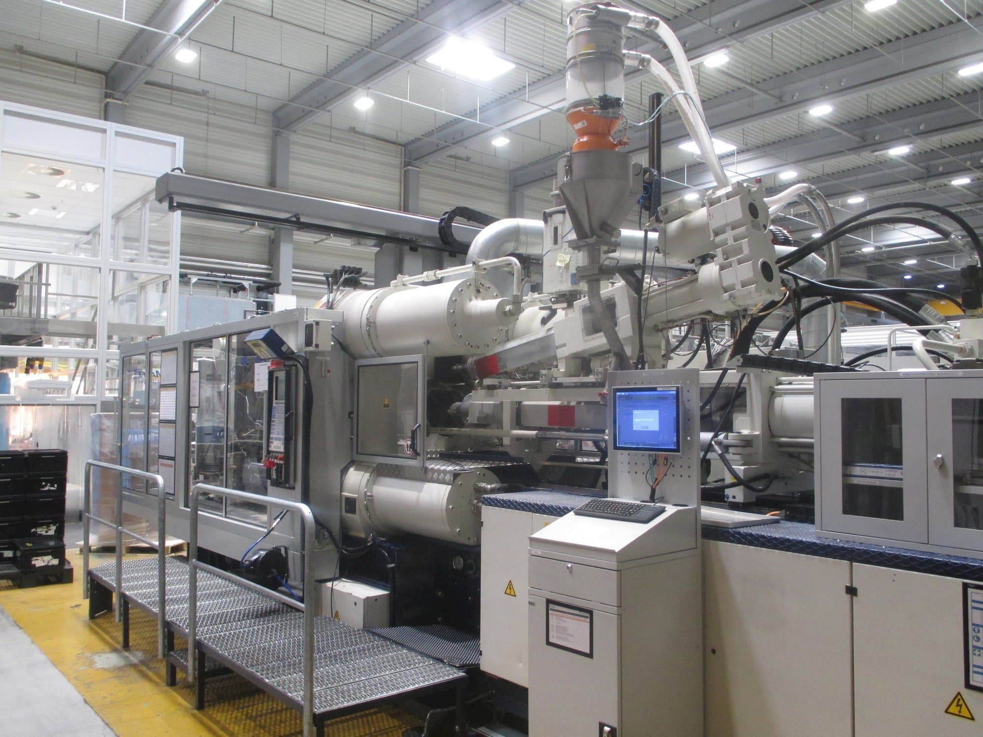 A Krauss Maffei 575-1900-520-C2  gép elölnézete