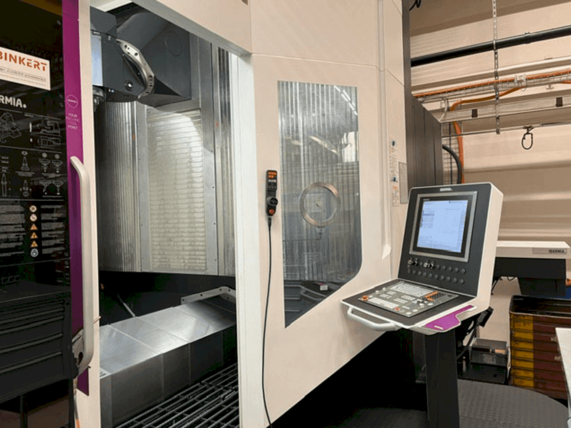 A IBARMIA THC 22 Extreme  gép elölnézete