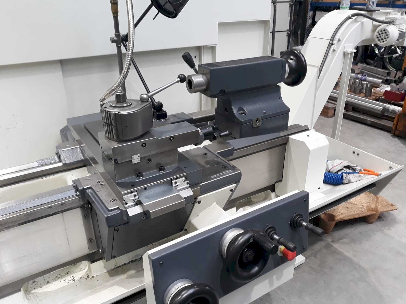 A BOEHRINGER DUS 560  gép elölnézete