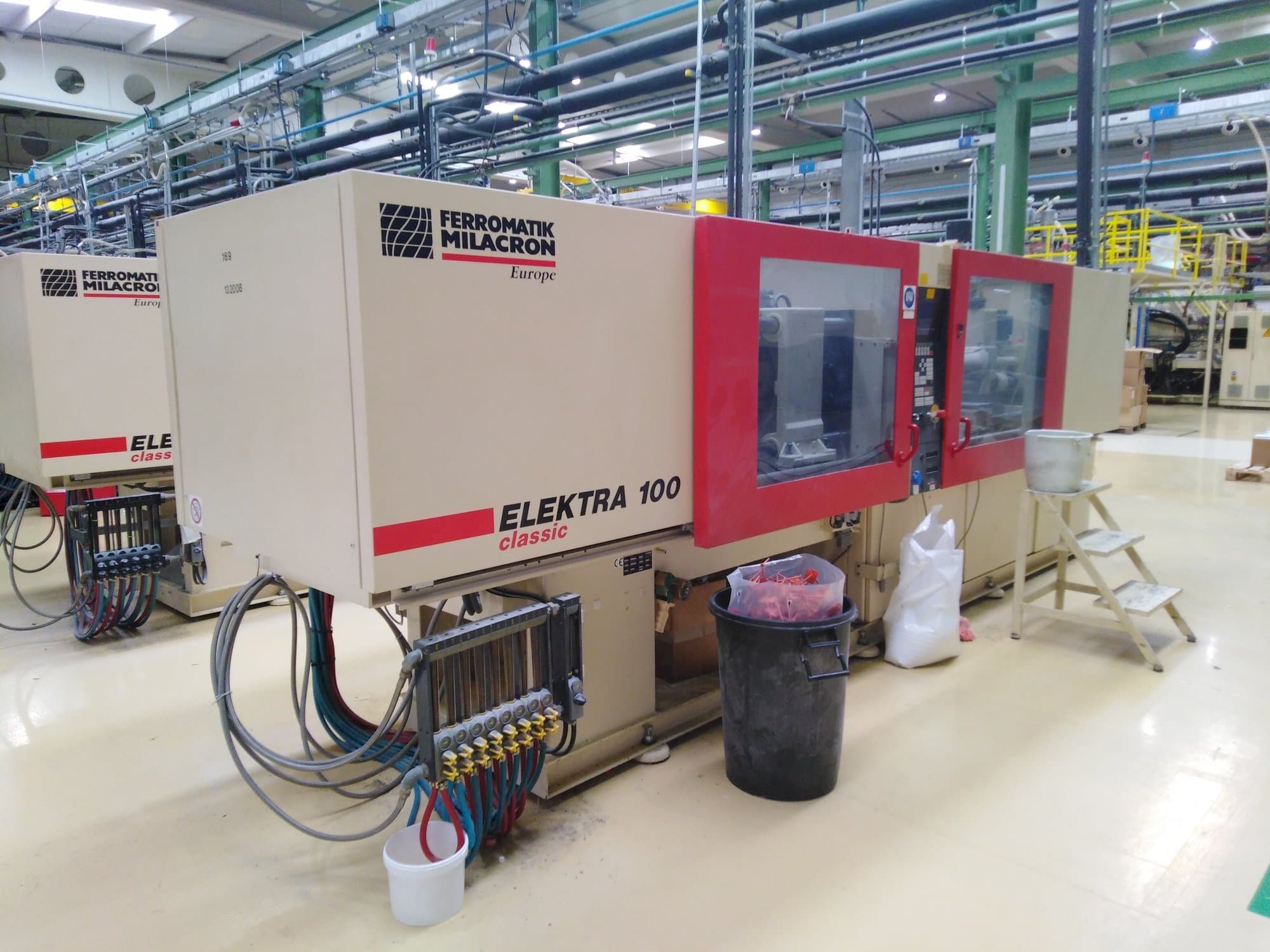 A Ferromatik Electra 100  gép elölnézete
