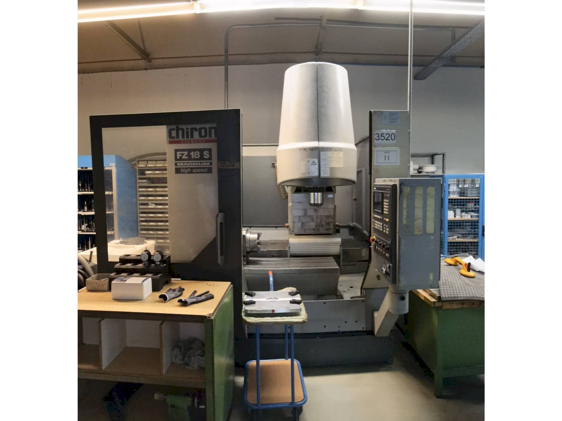 A CHIRON FZ18  gép elölnézete